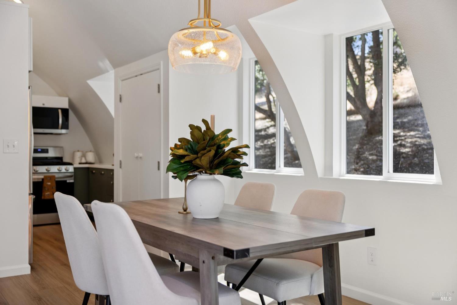 Detail Gallery Image 7 of 50 For 1863 Mountain View Ave, Petaluma,  CA 94952 - 2 Beds | 1 Baths