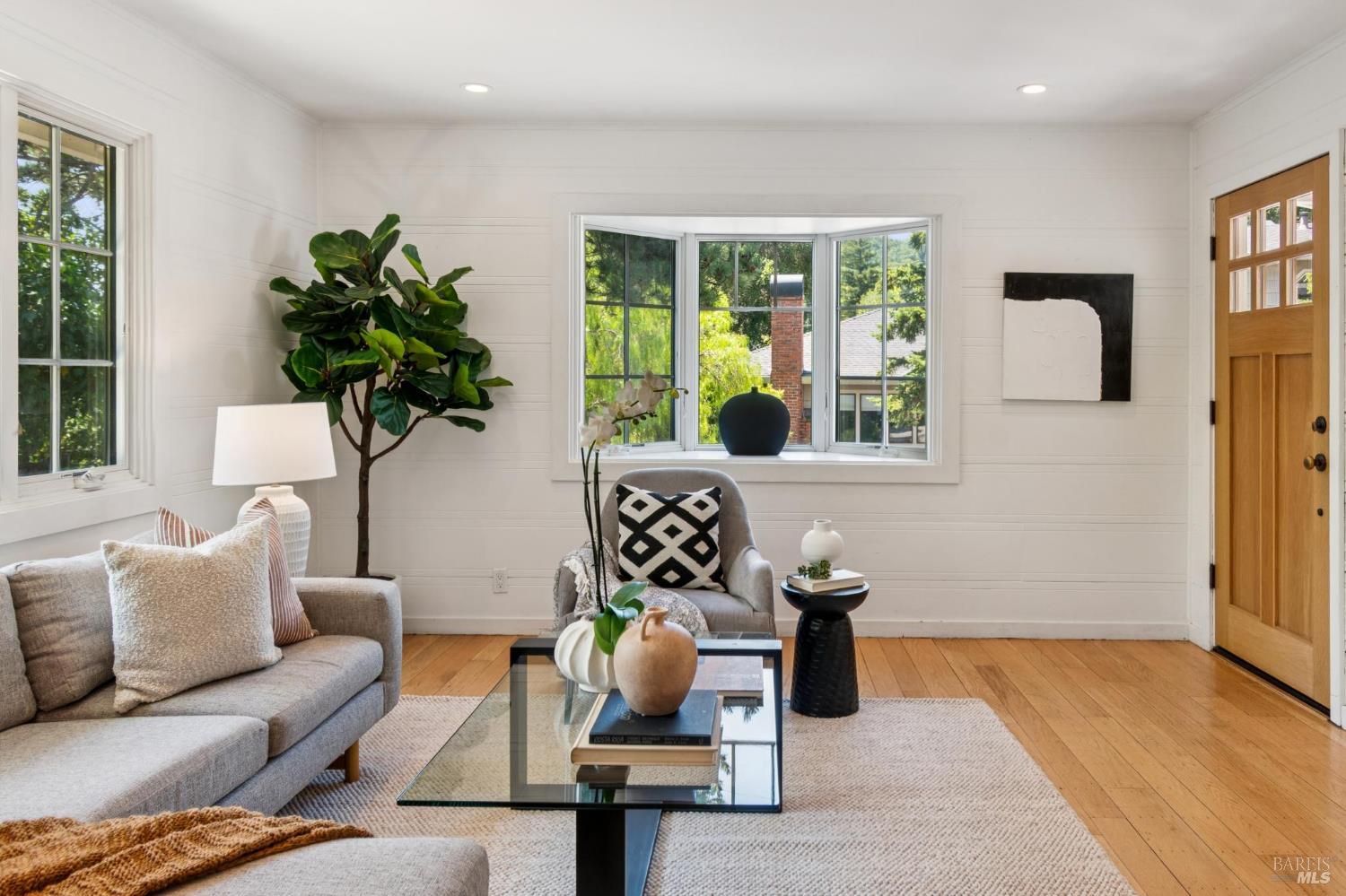 Detail Gallery Image 3 of 66 For 2 Fairview Ct, San Anselmo,  CA 94960 - 3 Beds | 2 Baths