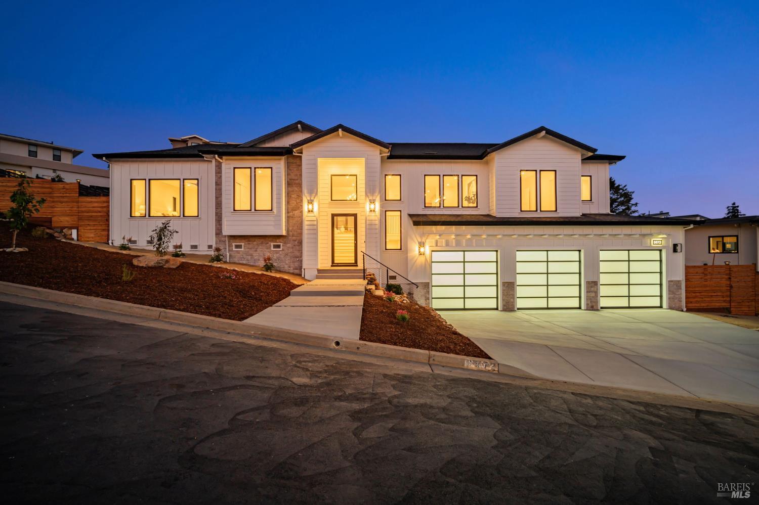 Detail Gallery Image 29 of 48 For 3572 Southridge Dr, Santa Rosa,  CA 95403 - 4 Beds | 4 Baths