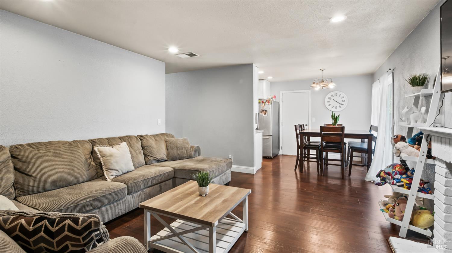 Detail Gallery Image 7 of 45 For 713 San Remo St, Fairfield,  CA 94533 - 4 Beds | 2 Baths