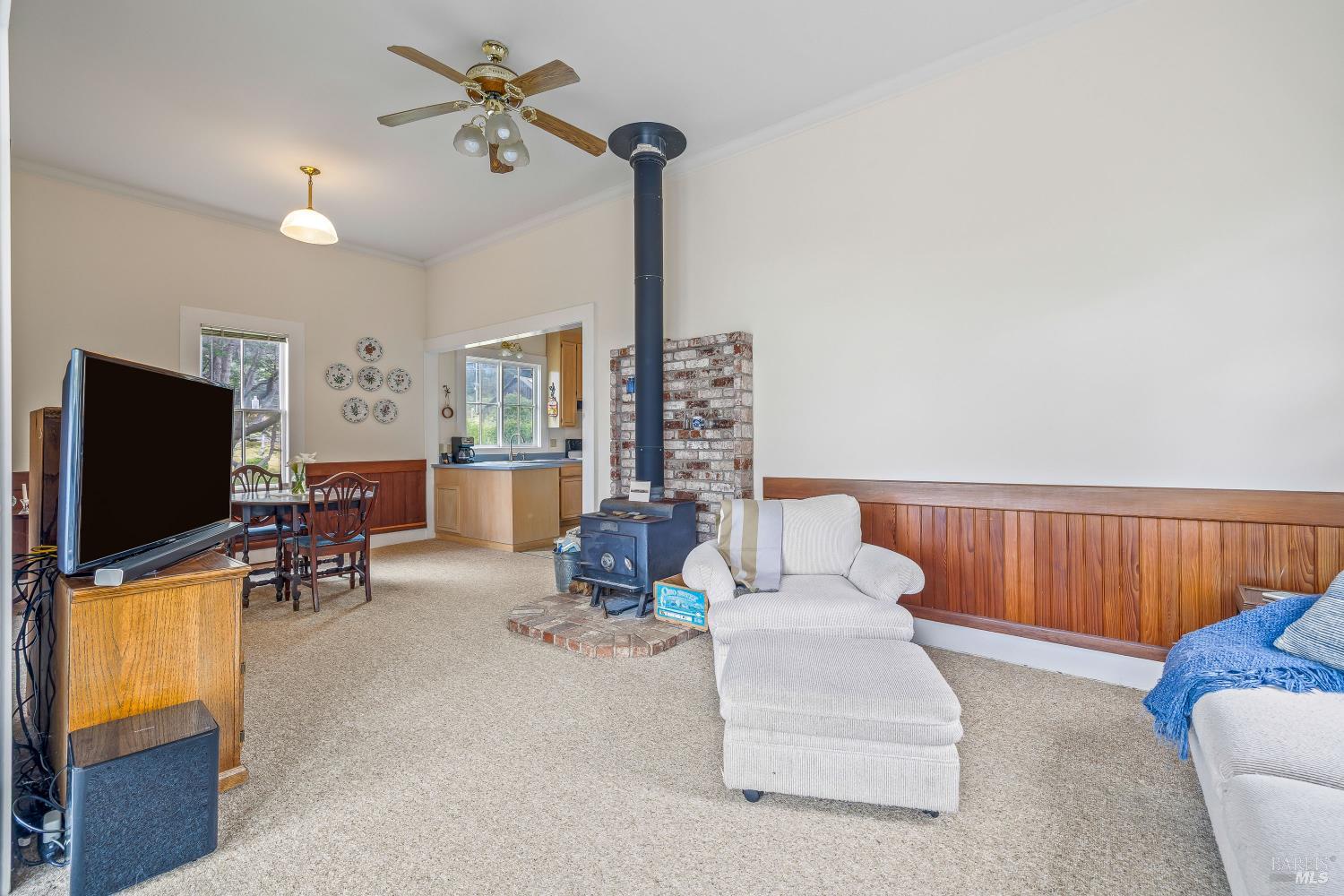 Detail Gallery Image 9 of 42 For 3781 N Highway 1 Unkn, Albion,  CA 95410 - 4 Beds | 2 Baths