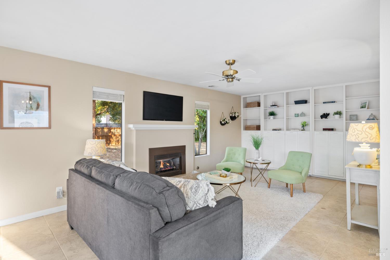 Detail Gallery Image 4 of 42 For 706 Adobe Dr, Santa Rosa,  CA 95404 - 3 Beds | 2 Baths