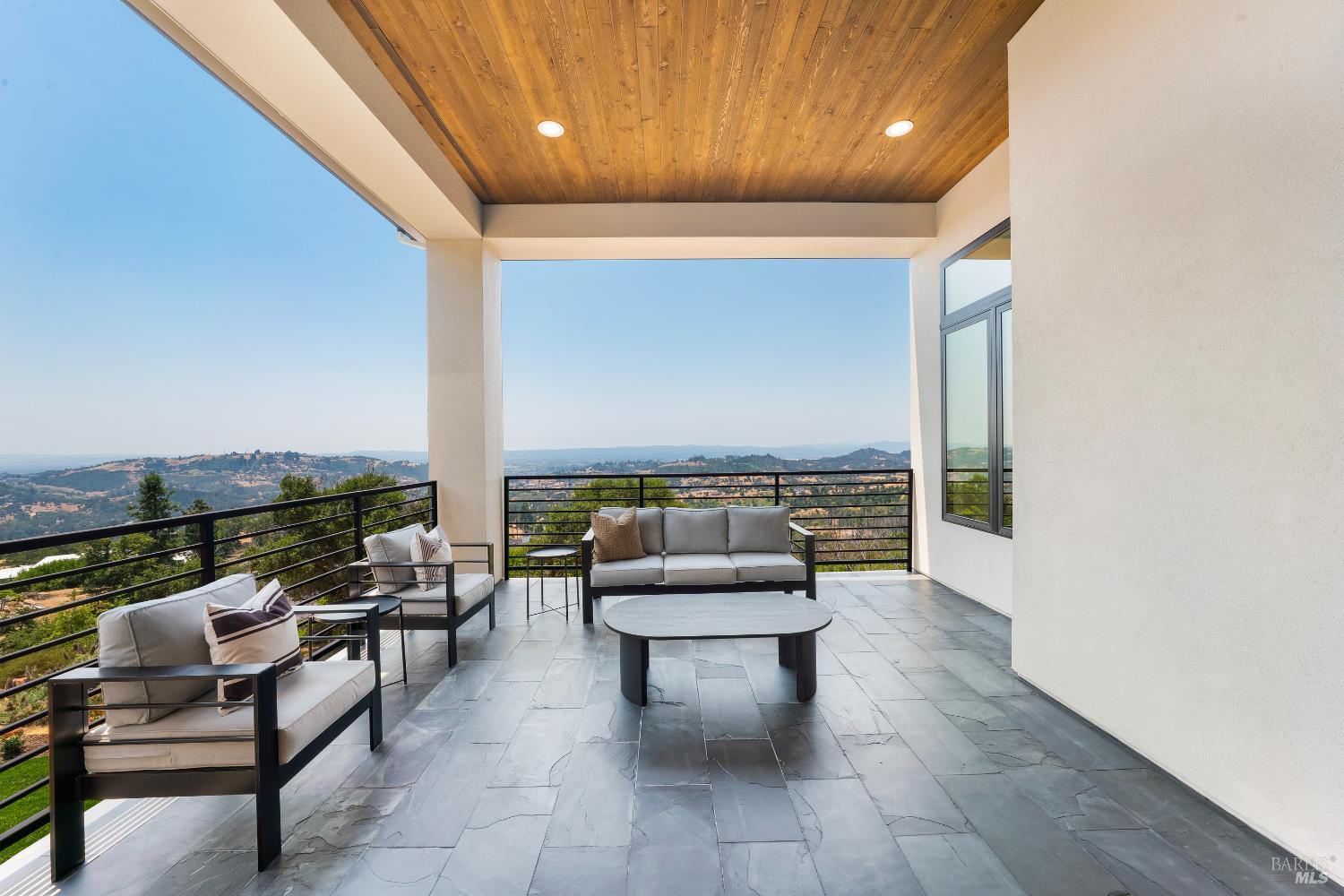 Detail Gallery Image 38 of 99 For 5925 Crystal Dr, Santa Rosa,  CA 95404 - 4 Beds | 4/1 Baths