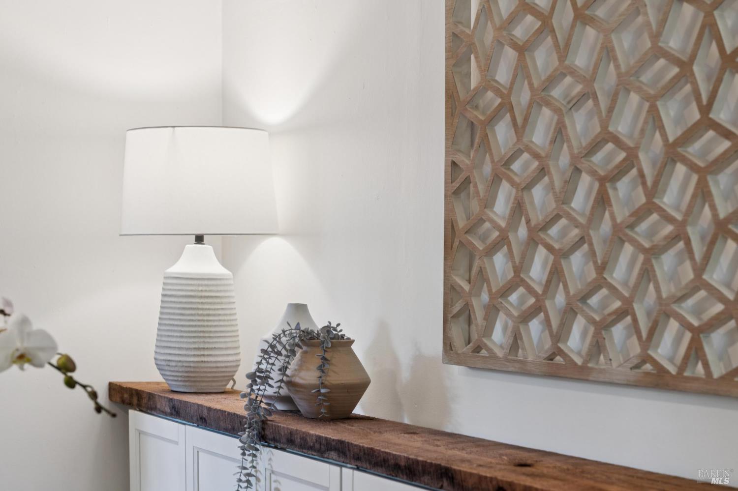 Detail Gallery Image 19 of 66 For 2 Fairview Ct, San Anselmo,  CA 94960 - 3 Beds | 2 Baths