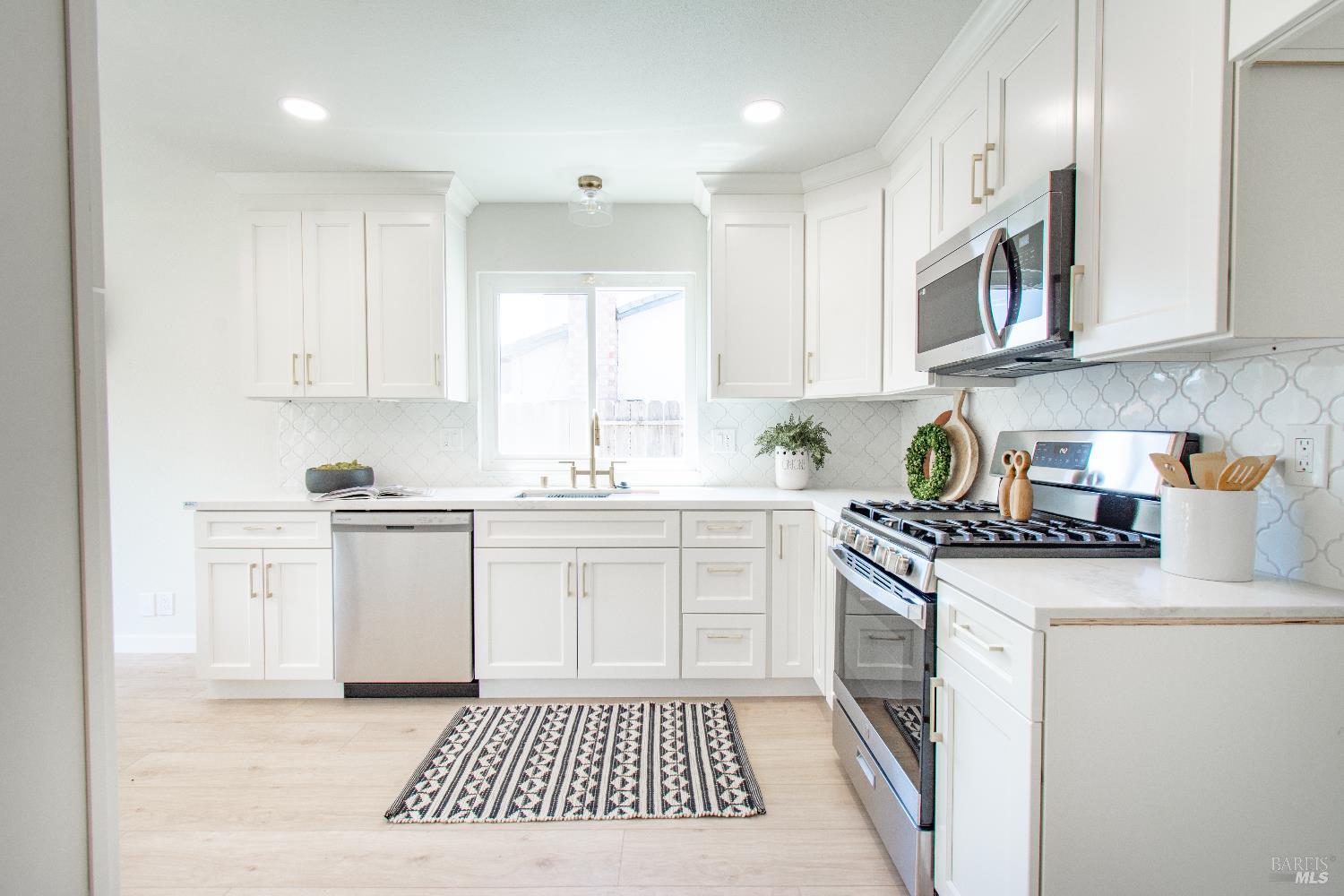 Detail Gallery Image 23 of 34 For 224 Columbus Dr, Fairfield,  CA 94533 - 3 Beds | 2 Baths