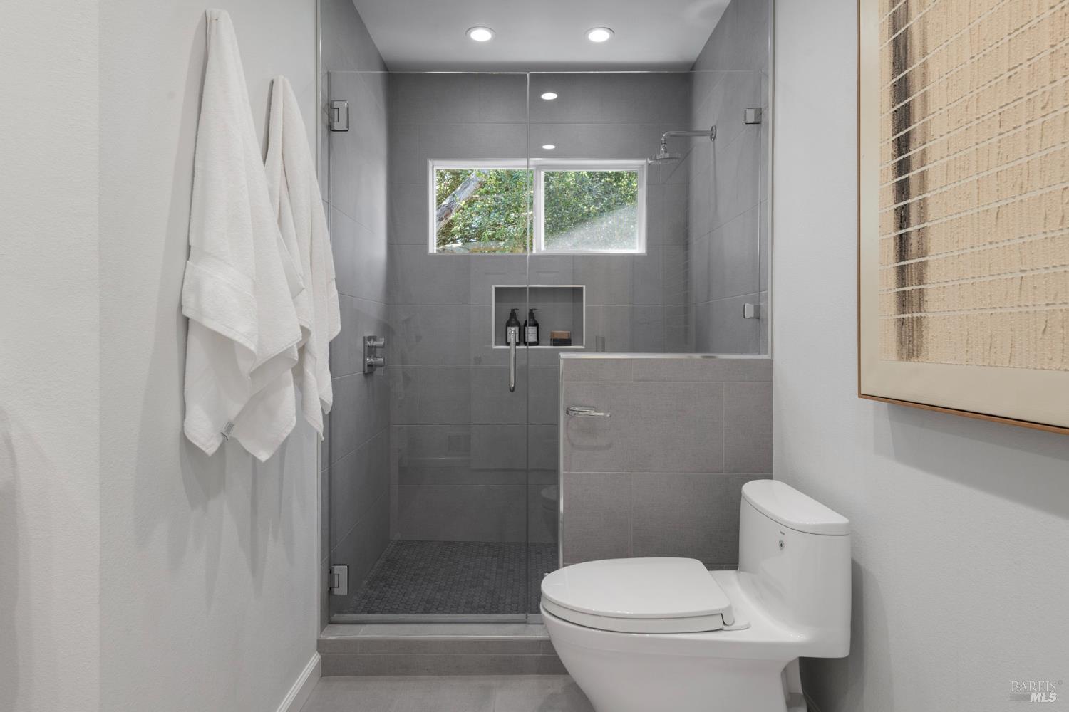 Detail Gallery Image 38 of 96 For 635 Palm Ave, Penngrove,  CA 94951 - 4 Beds | 2/1 Baths