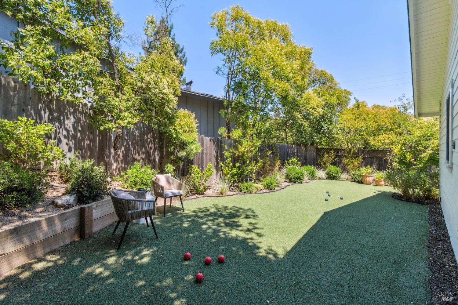 Detail Gallery Image 41 of 66 For 2 Fairview Ct, San Anselmo,  CA 94960 - 3 Beds | 2 Baths