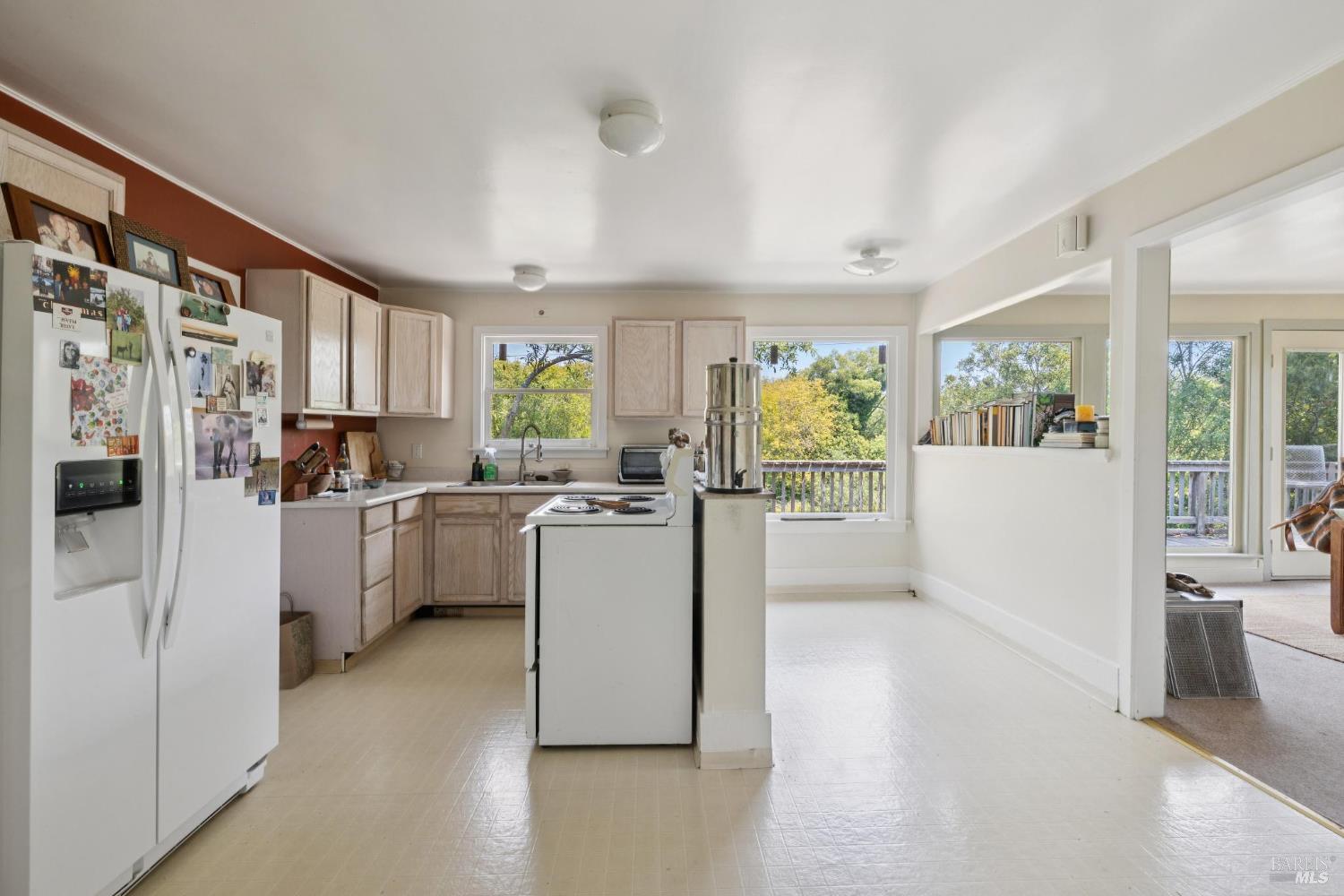 Detail Gallery Image 8 of 11 For 11160 Sir Francis Drake Blvd, Point Reyes Station,  CA 94956 - 2 Beds | 2 Baths