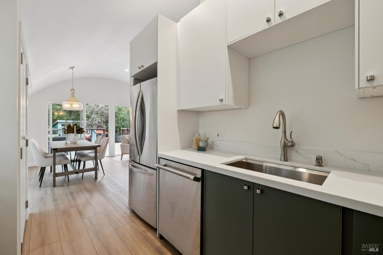 Detail Gallery Image 13 of 50 For 1863 Mountain View Ave, Petaluma,  CA 94952 - 2 Beds | 1 Baths