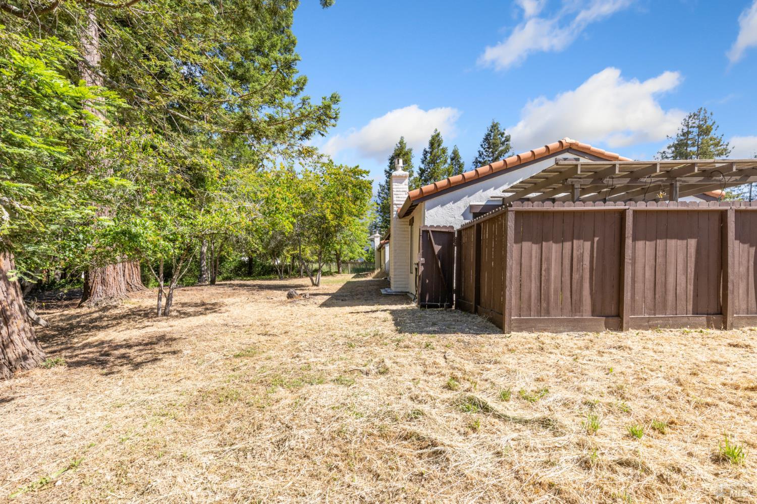 Detail Gallery Image 31 of 42 For 706 Adobe Dr, Santa Rosa,  CA 95404 - 3 Beds | 2 Baths