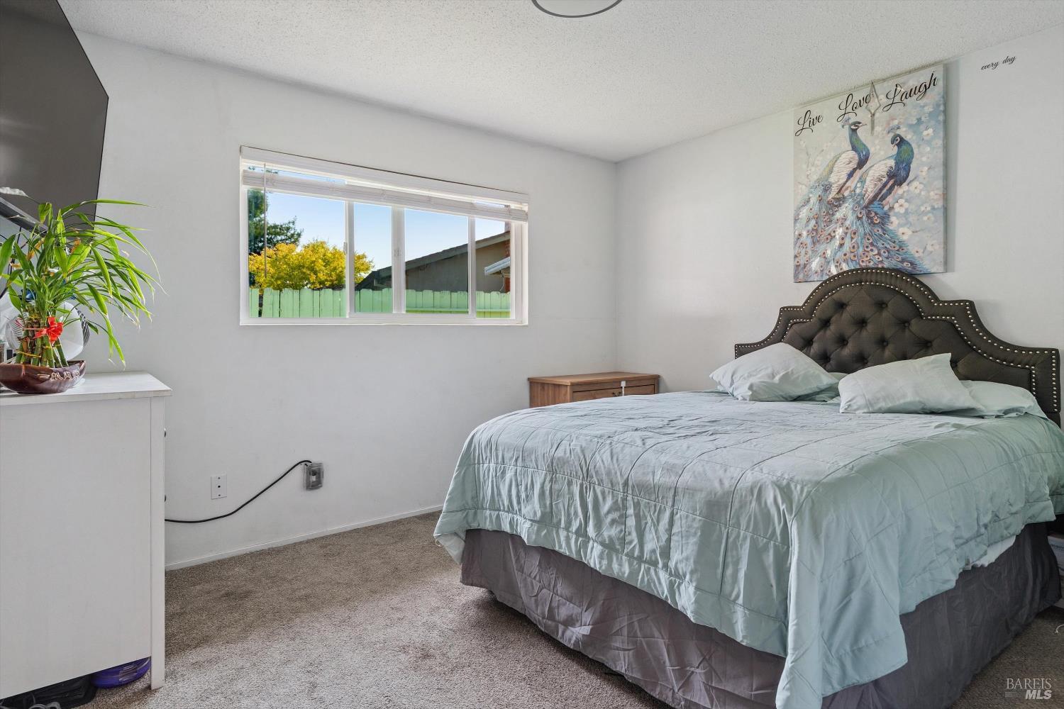 Detail Gallery Image 10 of 28 For 7083 Almond St, Rohnert Park,  CA 94928 - 3 Beds | 2 Baths