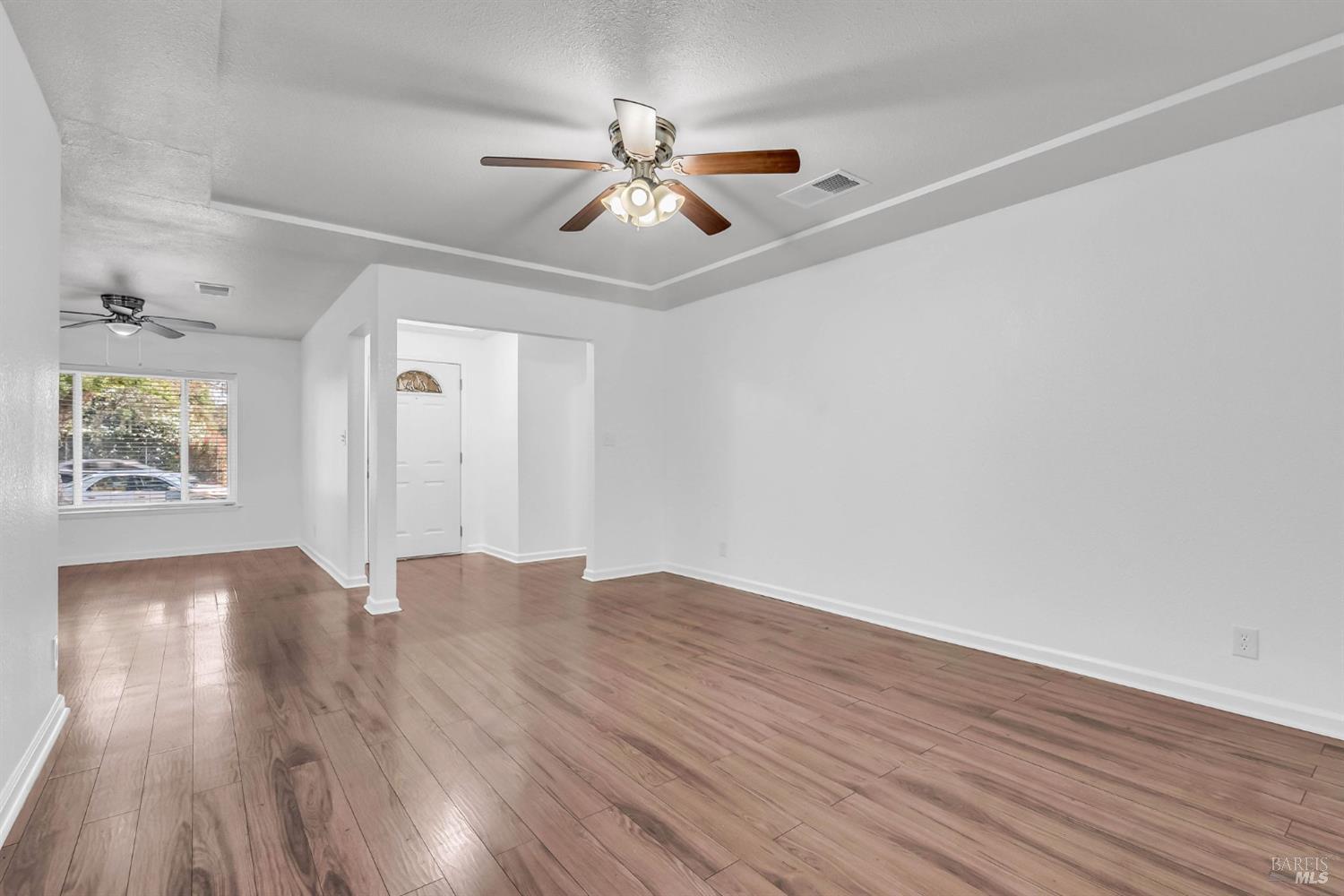 Detail Gallery Image 8 of 47 For 1607 California Dr, Vacaville,  CA 95687 - 3 Beds | 2 Baths