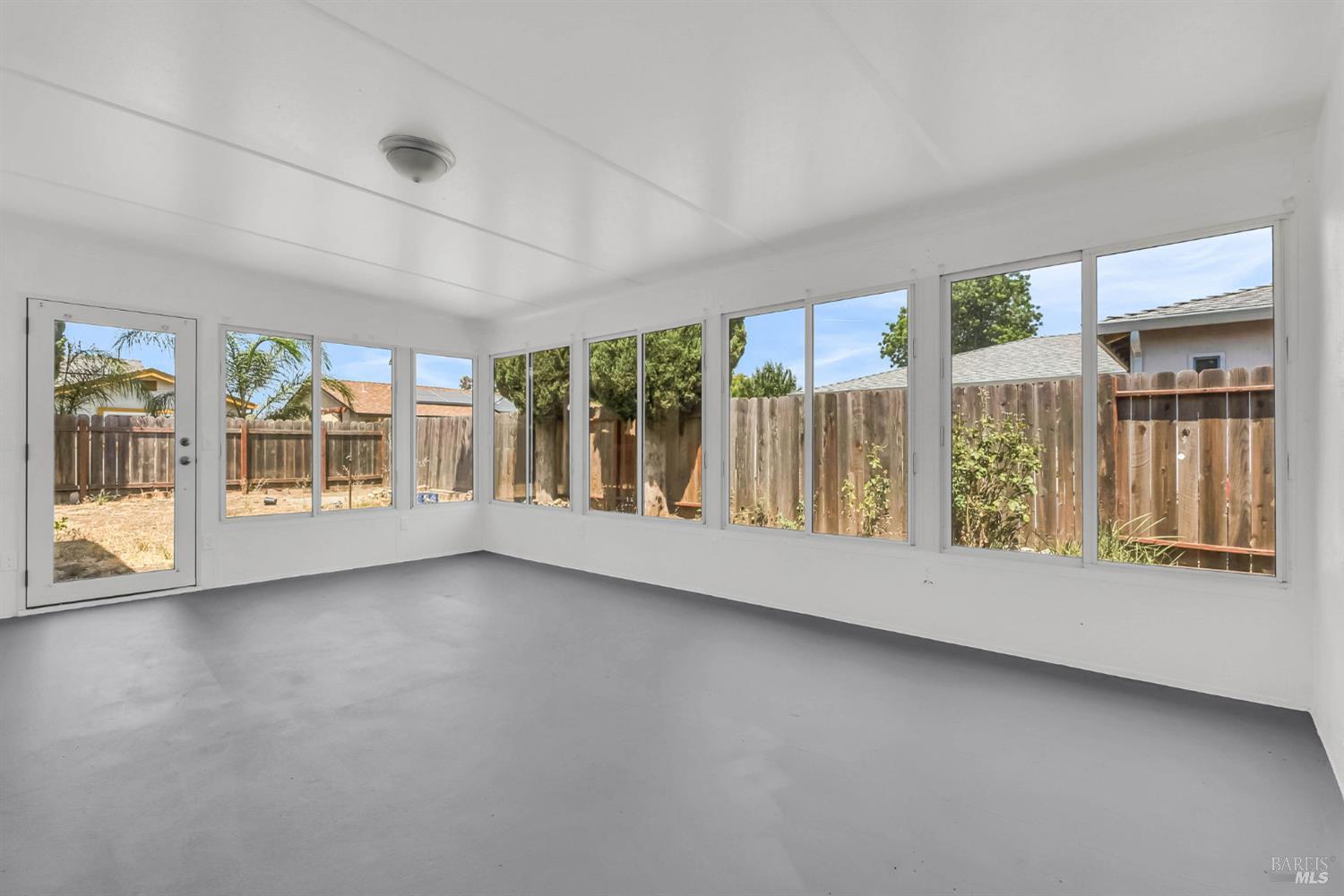 Detail Gallery Image 32 of 47 For 1607 California Dr, Vacaville,  CA 95687 - 3 Beds | 2 Baths