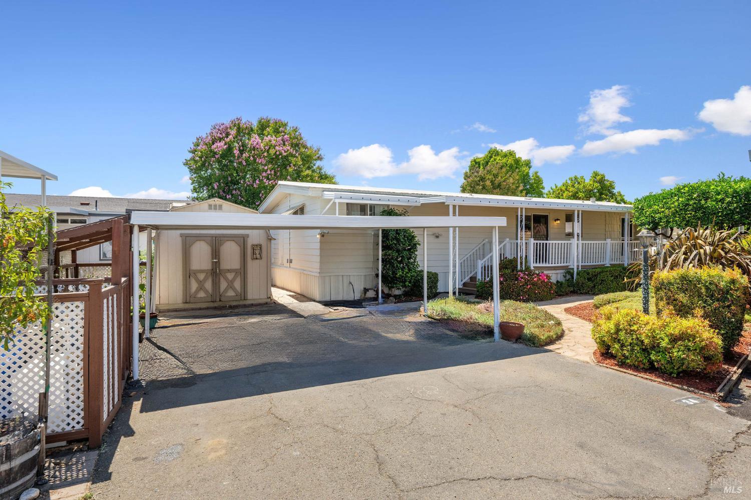Detail Gallery Image 5 of 58 For 34 Hacienda Dr, Napa,  CA 94558 - 2 Beds | 2 Baths