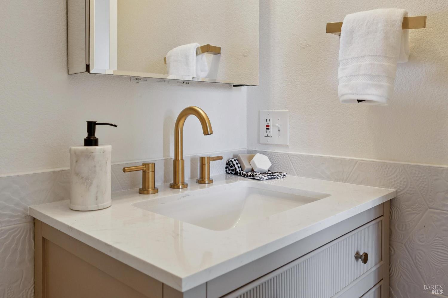 Detail Gallery Image 26 of 50 For 1863 Mountain View Ave, Petaluma,  CA 94952 - 2 Beds | 1 Baths