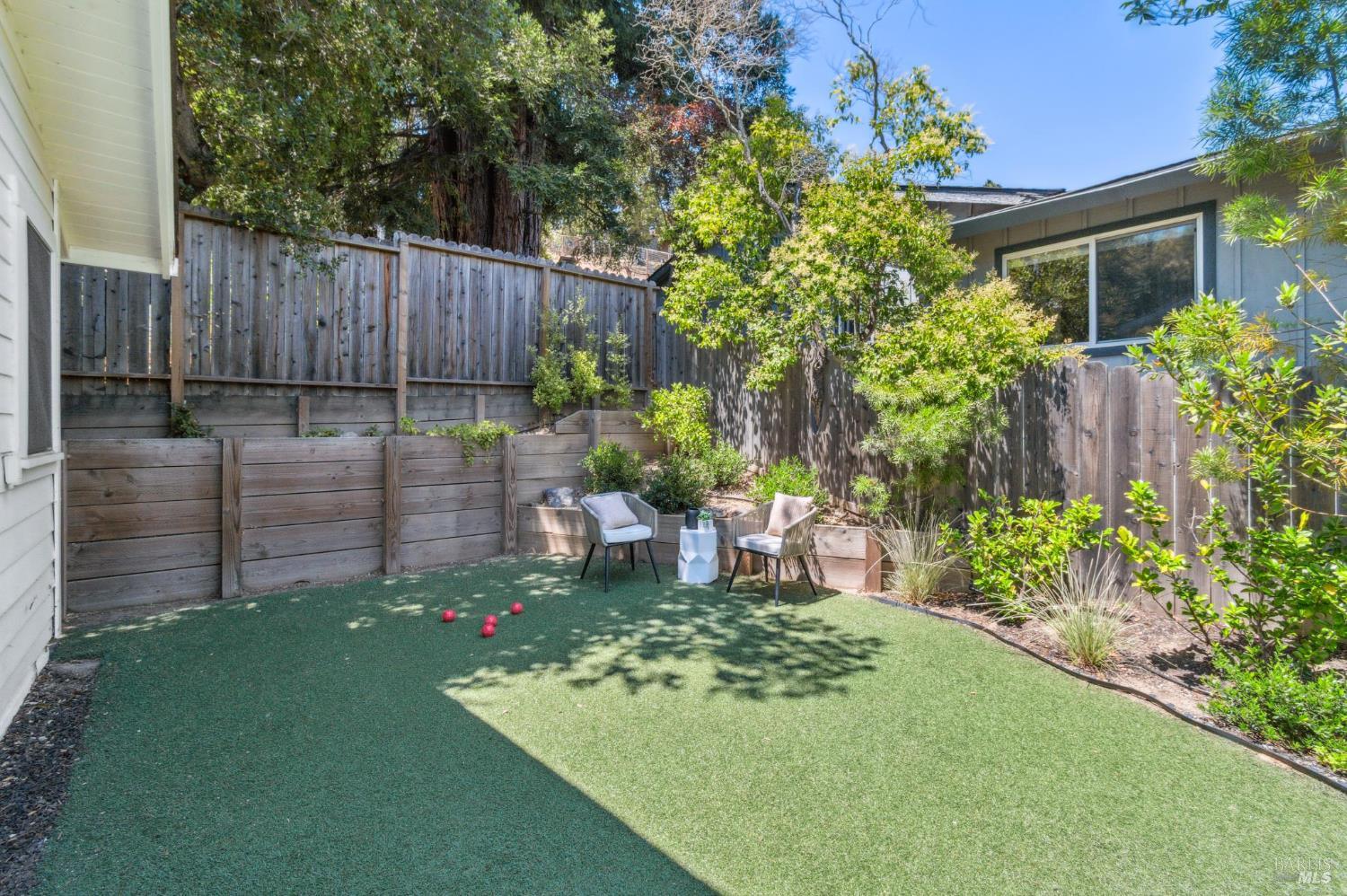 Detail Gallery Image 40 of 66 For 2 Fairview Ct, San Anselmo,  CA 94960 - 3 Beds | 2 Baths
