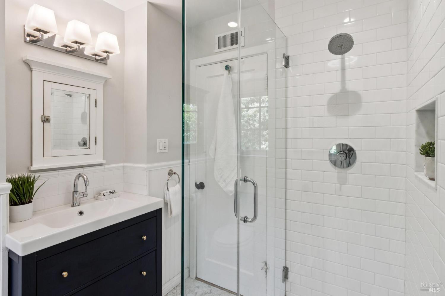 Detail Gallery Image 50 of 66 For 2 Fairview Ct, San Anselmo,  CA 94960 - 3 Beds | 2 Baths