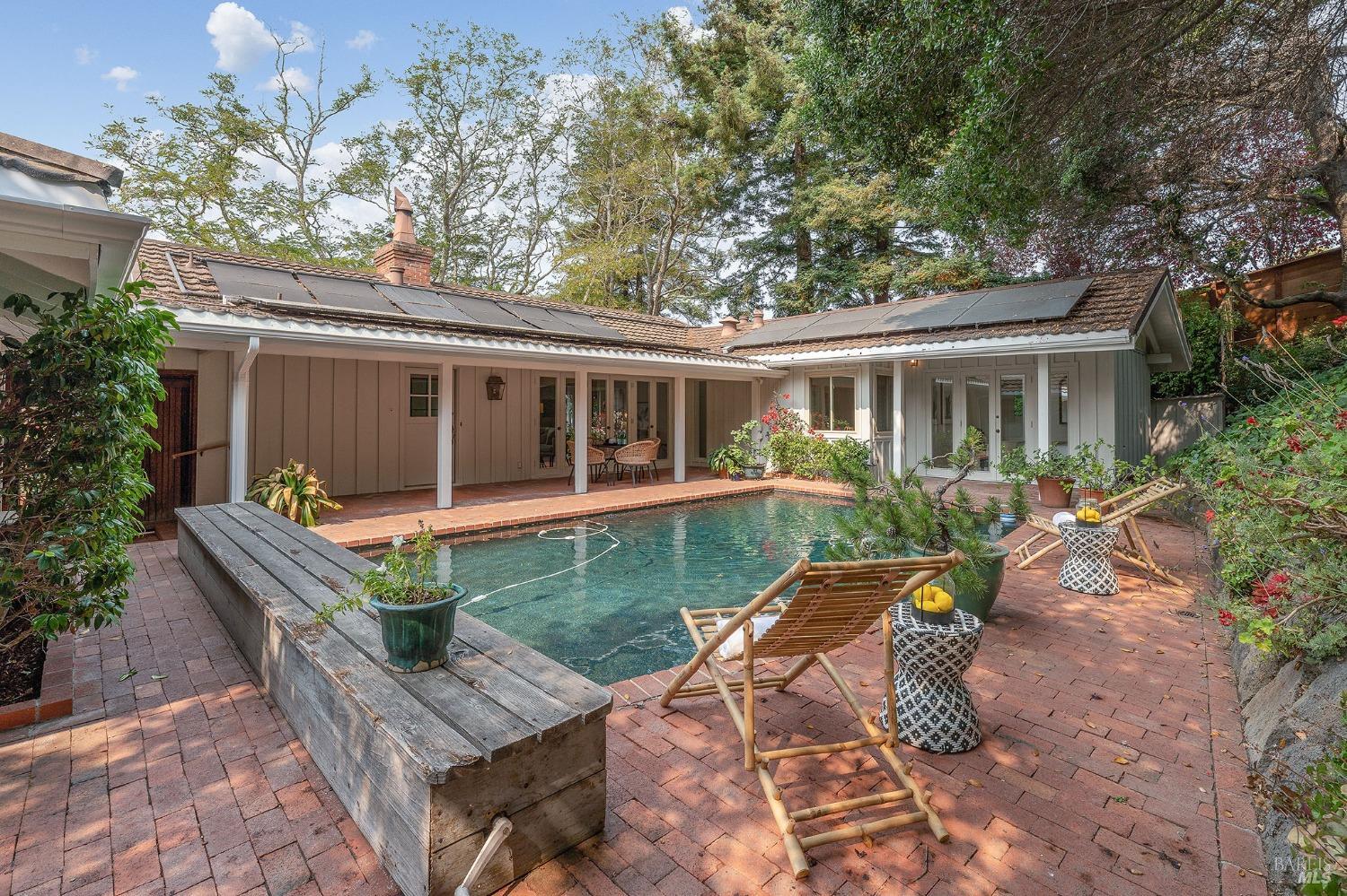 Detail Gallery Image 12 of 24 For 765 Tiburon Blvd, Tiburon,  CA 94920 - 3 Beds | 2/2 Baths