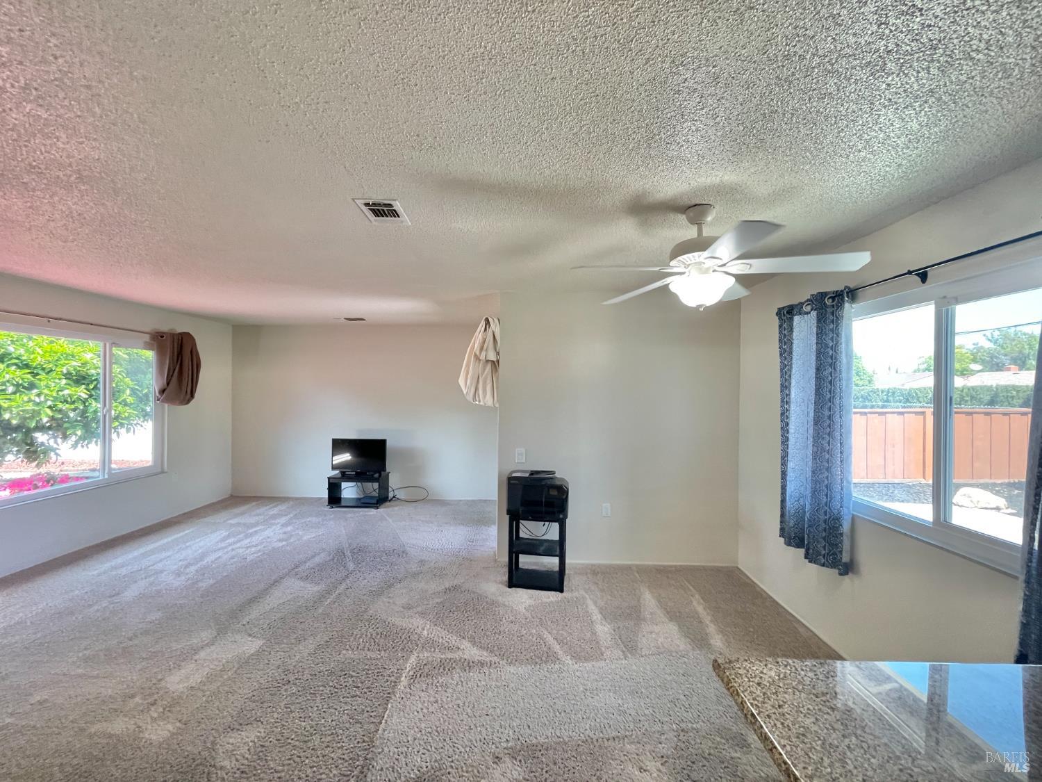 Detail Gallery Image 7 of 30 For 103 Olympic Cir, Vacaville,  CA 95687 - 2 Beds | 2 Baths