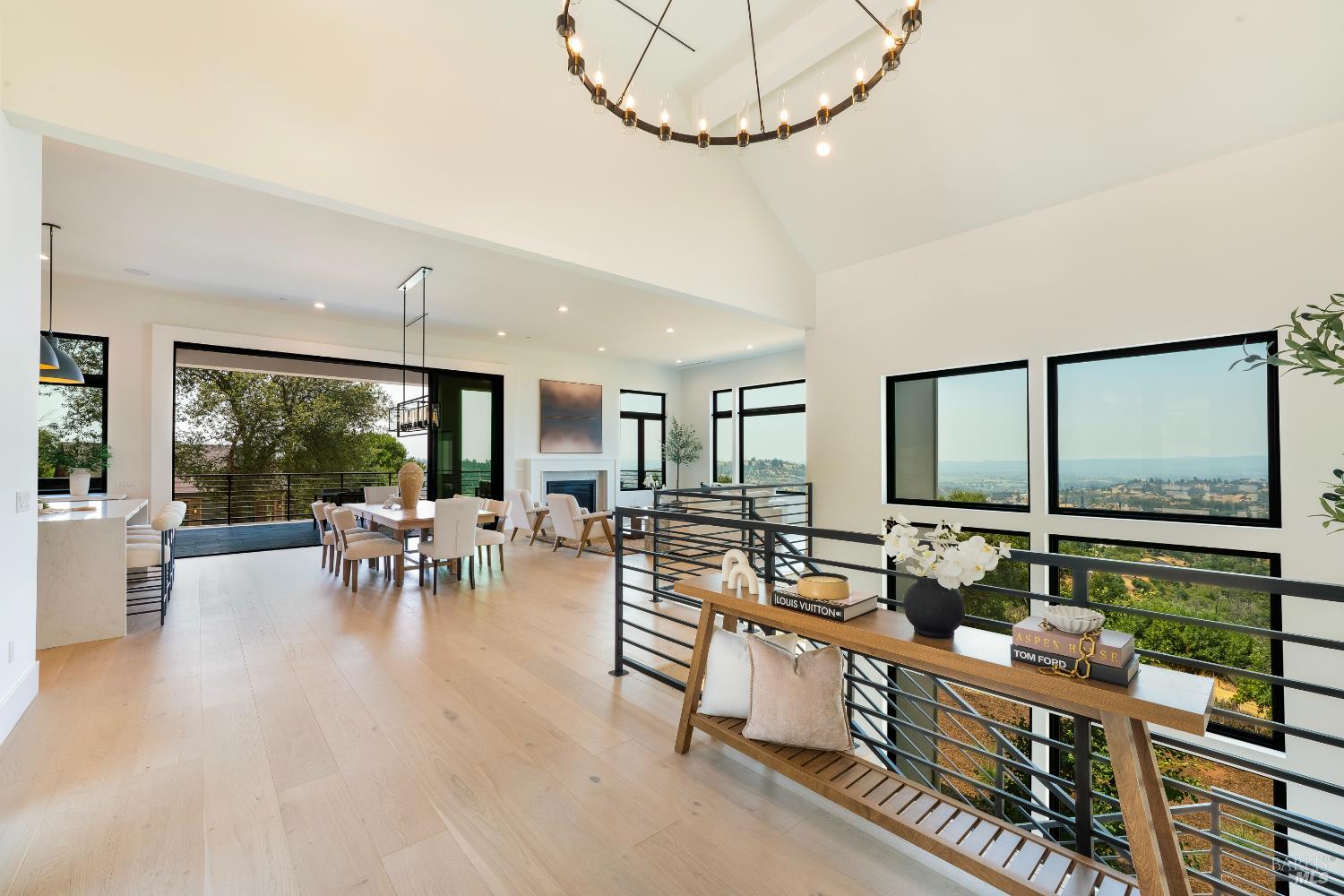 Detail Gallery Image 7 of 99 For 5925 Crystal Dr, Santa Rosa,  CA 95404 - 4 Beds | 4/1 Baths