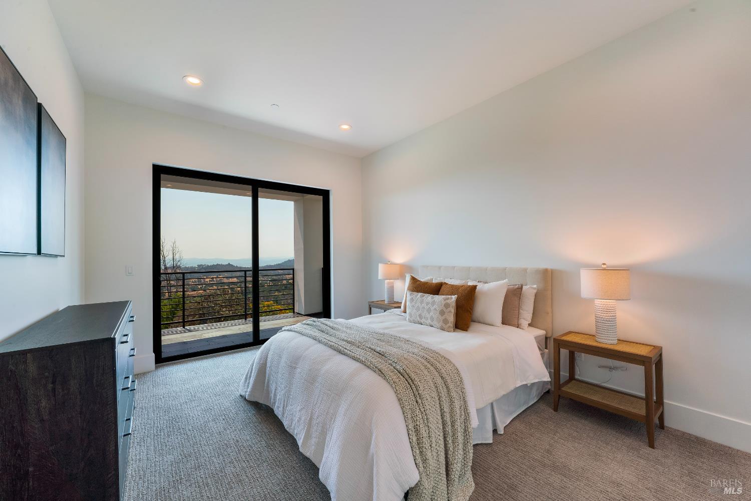 Detail Gallery Image 57 of 99 For 5925 Crystal Dr, Santa Rosa,  CA 95404 - 4 Beds | 4/1 Baths