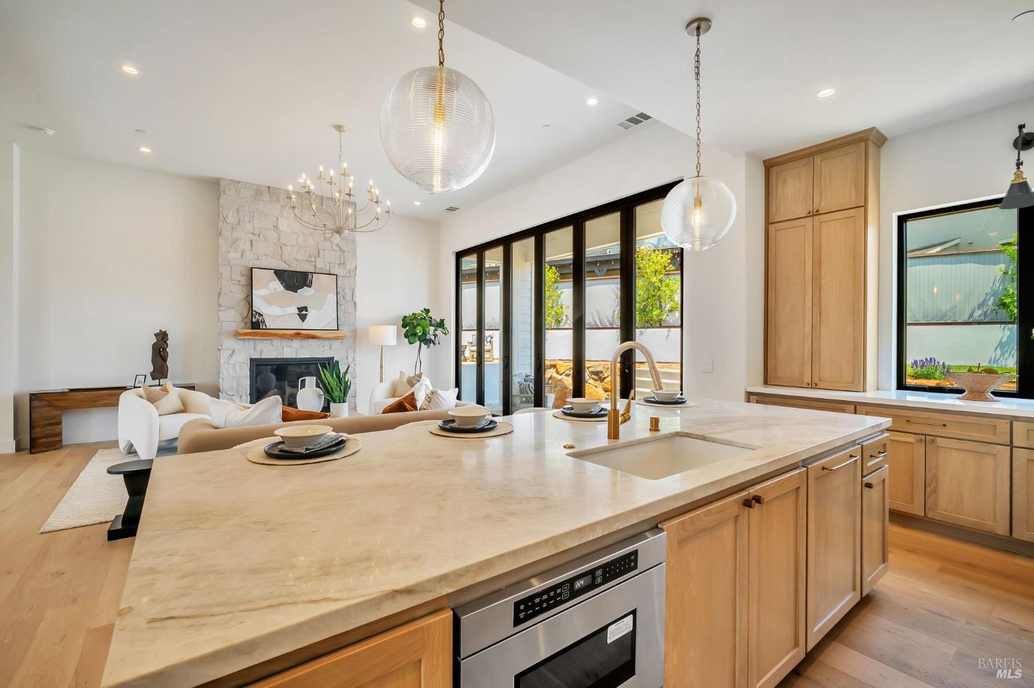 Detail Gallery Image 7 of 48 For 3572 Southridge Dr, Santa Rosa,  CA 95403 - 4 Beds | 4 Baths