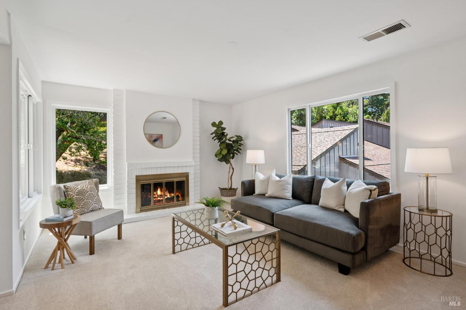 Detail Gallery Image 6 of 53 For 18 Eagle Gap Rd, Novato,  CA 94949 - 4 Beds | 2/1 Baths
