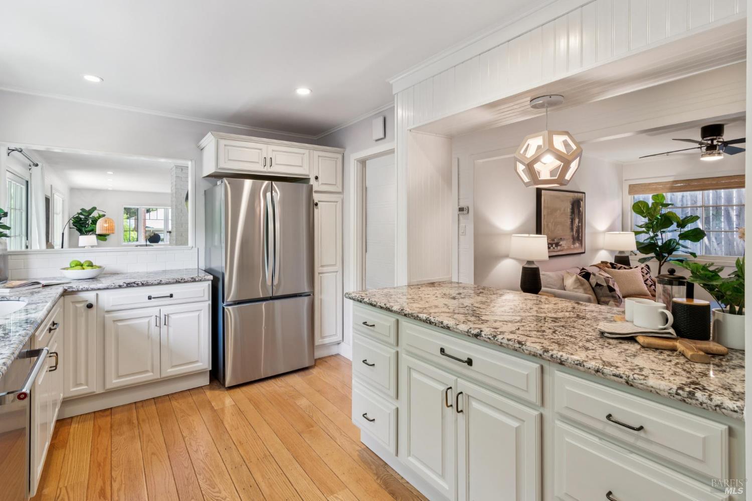 Detail Gallery Image 15 of 66 For 2 Fairview Ct, San Anselmo,  CA 94960 - 3 Beds | 2 Baths