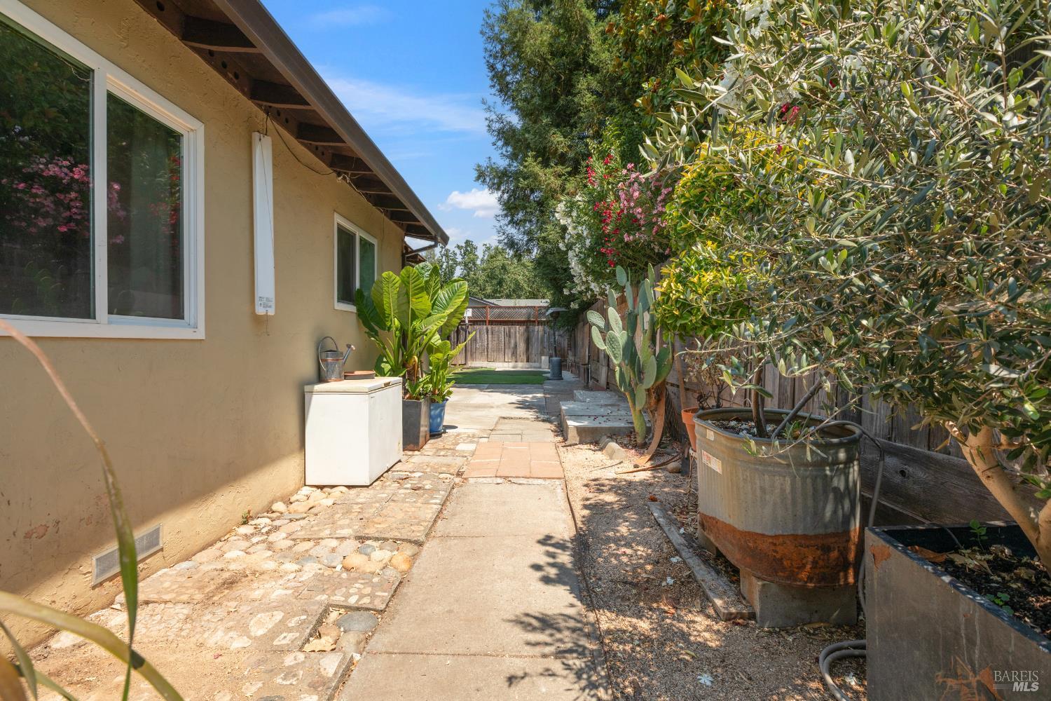 Detail Gallery Image 5 of 41 For 147 Buena Vida Ct, Sonoma,  CA 95476 - – Beds | – Baths