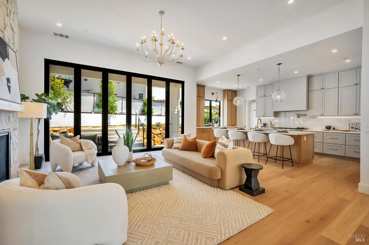 Detail Gallery Image 2 of 48 For 3572 Southridge Dr, Santa Rosa,  CA 95403 - 4 Beds | 4 Baths