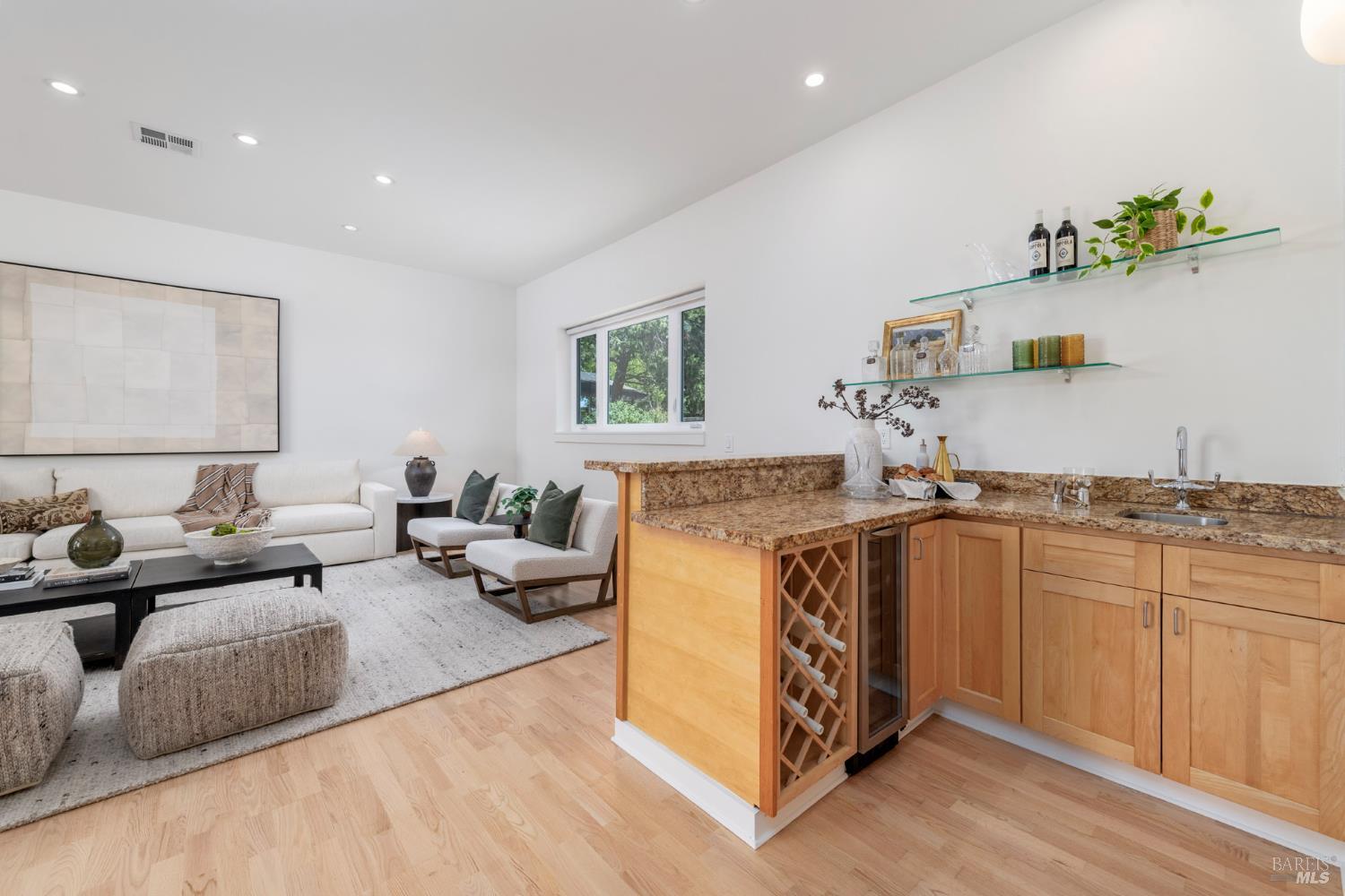 Detail Gallery Image 32 of 96 For 635 Palm Ave, Penngrove,  CA 94951 - 4 Beds | 2/1 Baths