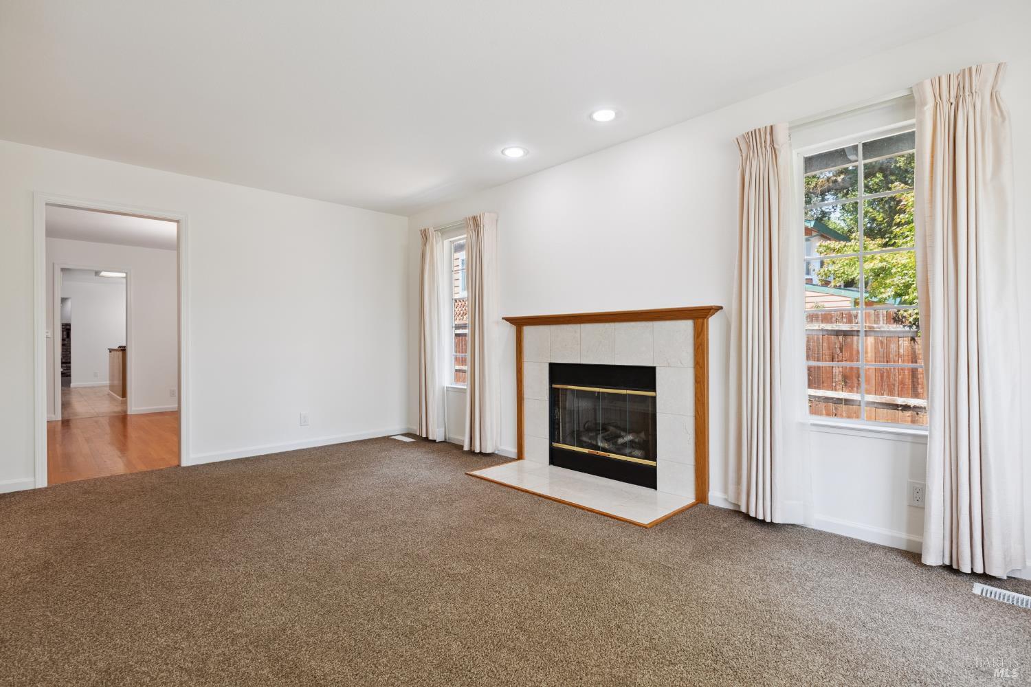 Detail Gallery Image 11 of 43 For 900 Caton Ct, Sonoma,  CA 95476 - 3 Beds | 2 Baths
