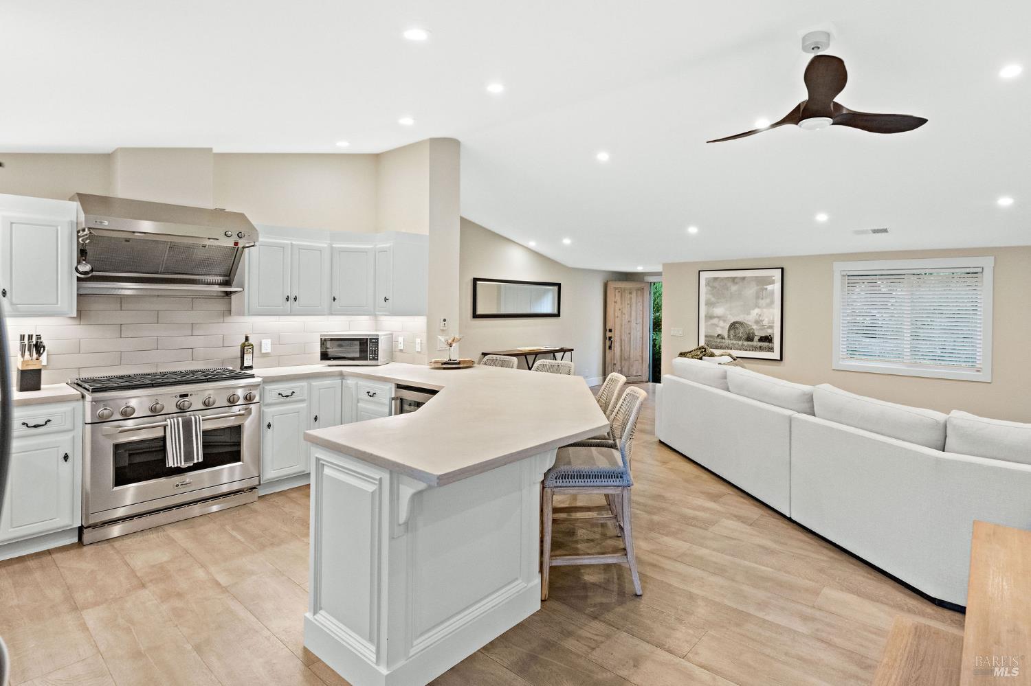 Detail Gallery Image 6 of 26 For 691 Silverado Trl, Saint Helena,  CA 94574 - 2 Beds | 2 Baths