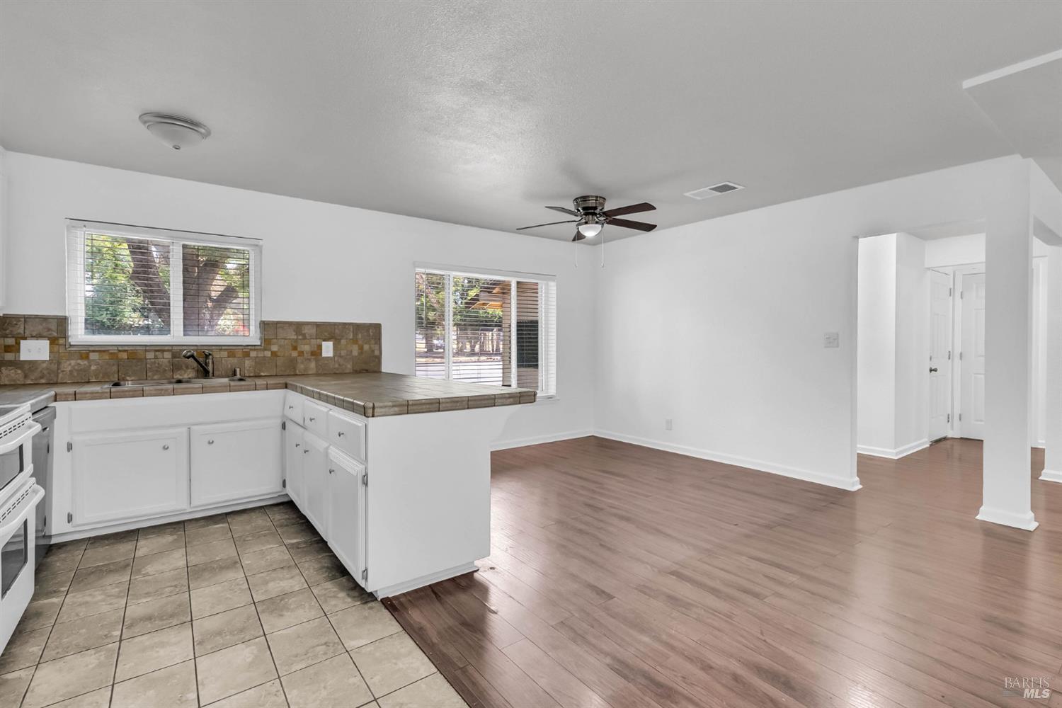 Detail Gallery Image 17 of 47 For 1607 California Dr, Vacaville,  CA 95687 - 3 Beds | 2 Baths