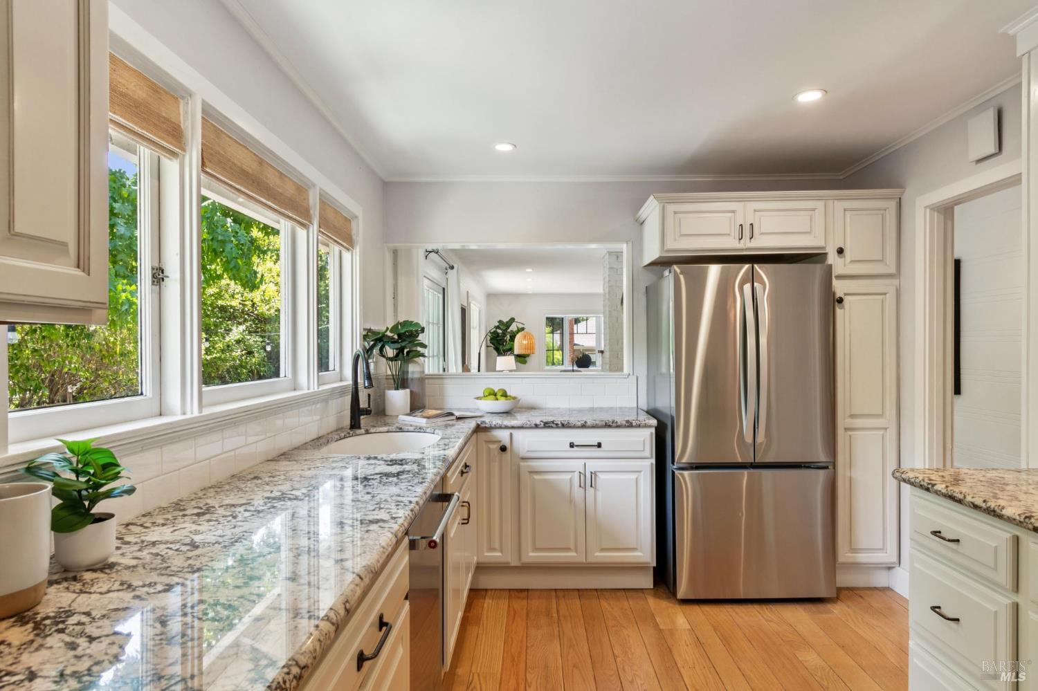 Detail Gallery Image 14 of 66 For 2 Fairview Ct, San Anselmo,  CA 94960 - 3 Beds | 2 Baths