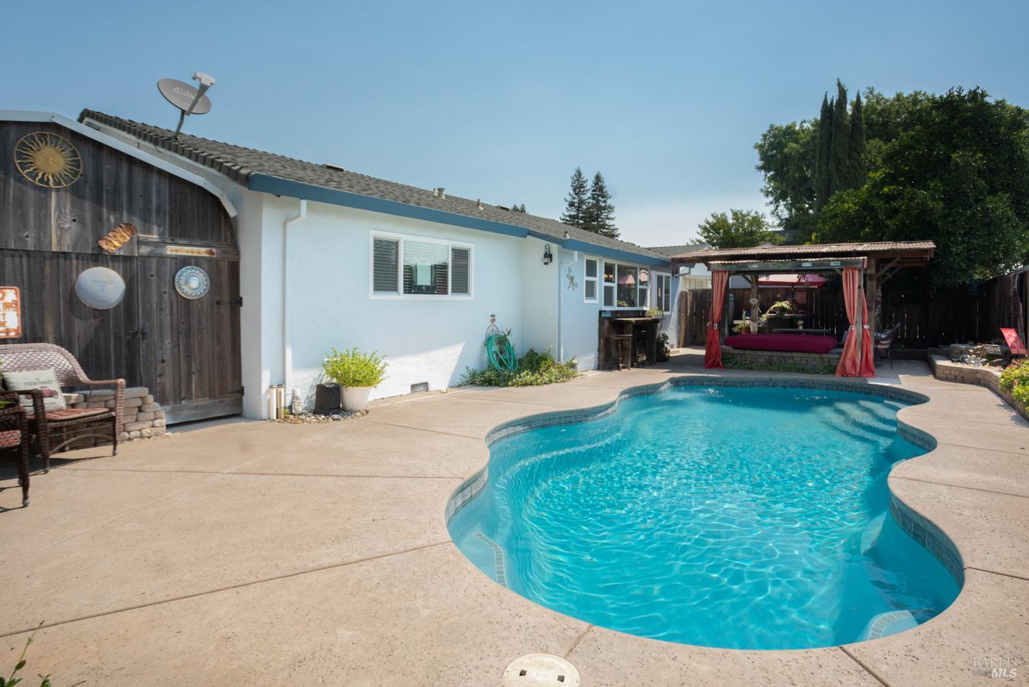 Detail Gallery Image 31 of 67 For 1025 Woodvale Dr, Dixon,  CA 95620 - 4 Beds | 2 Baths