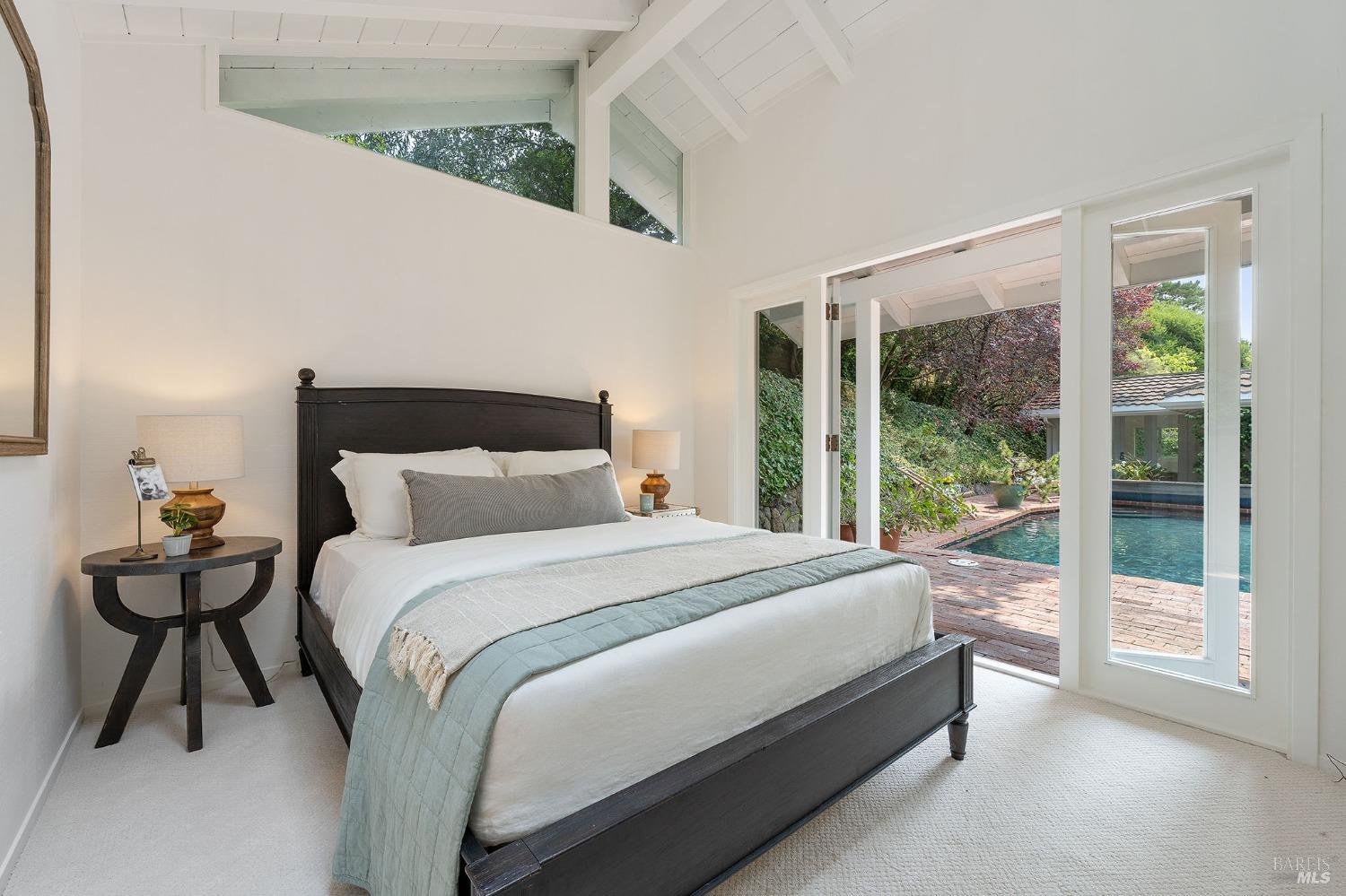Detail Gallery Image 15 of 24 For 765 Tiburon Blvd, Tiburon,  CA 94920 - 3 Beds | 2/2 Baths