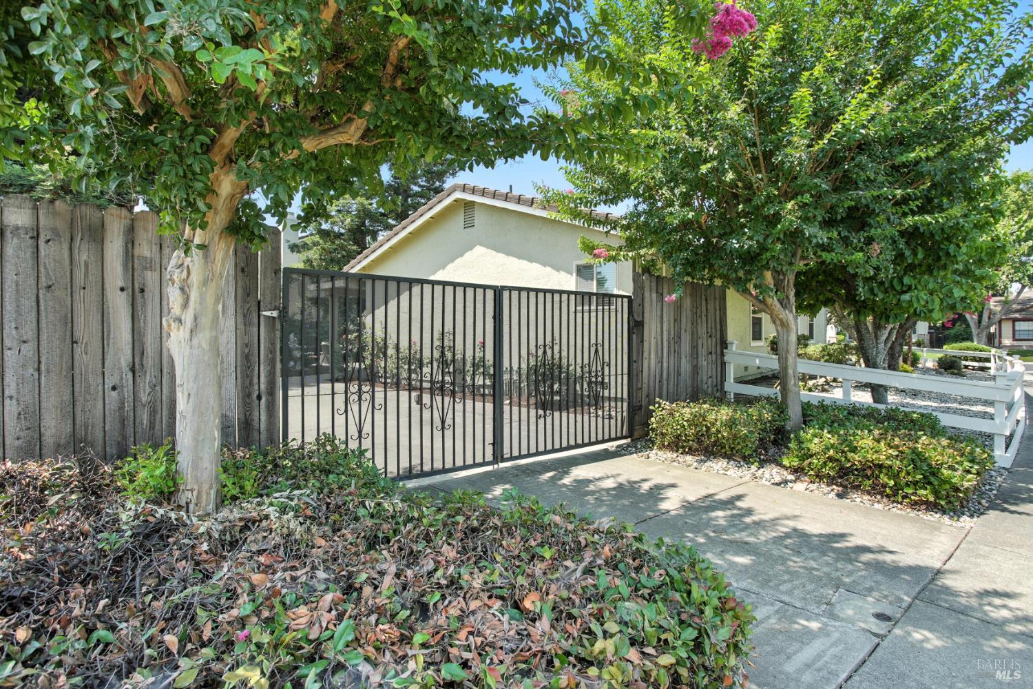 Detail Gallery Image 46 of 55 For 551 Stonewood Dr, Vacaville,  CA 95687 - 4 Beds | 2/1 Baths