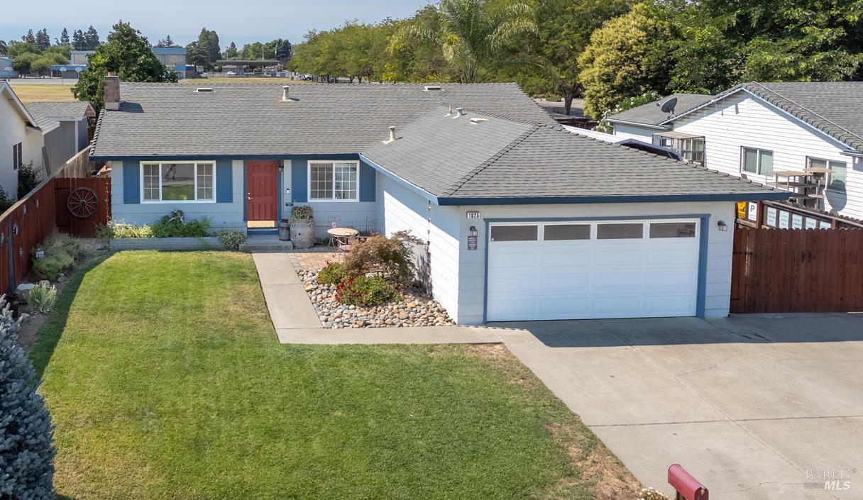 Detail Gallery Image 1 of 67 For 1025 Woodvale Dr, Dixon,  CA 95620 - 4 Beds | 2 Baths