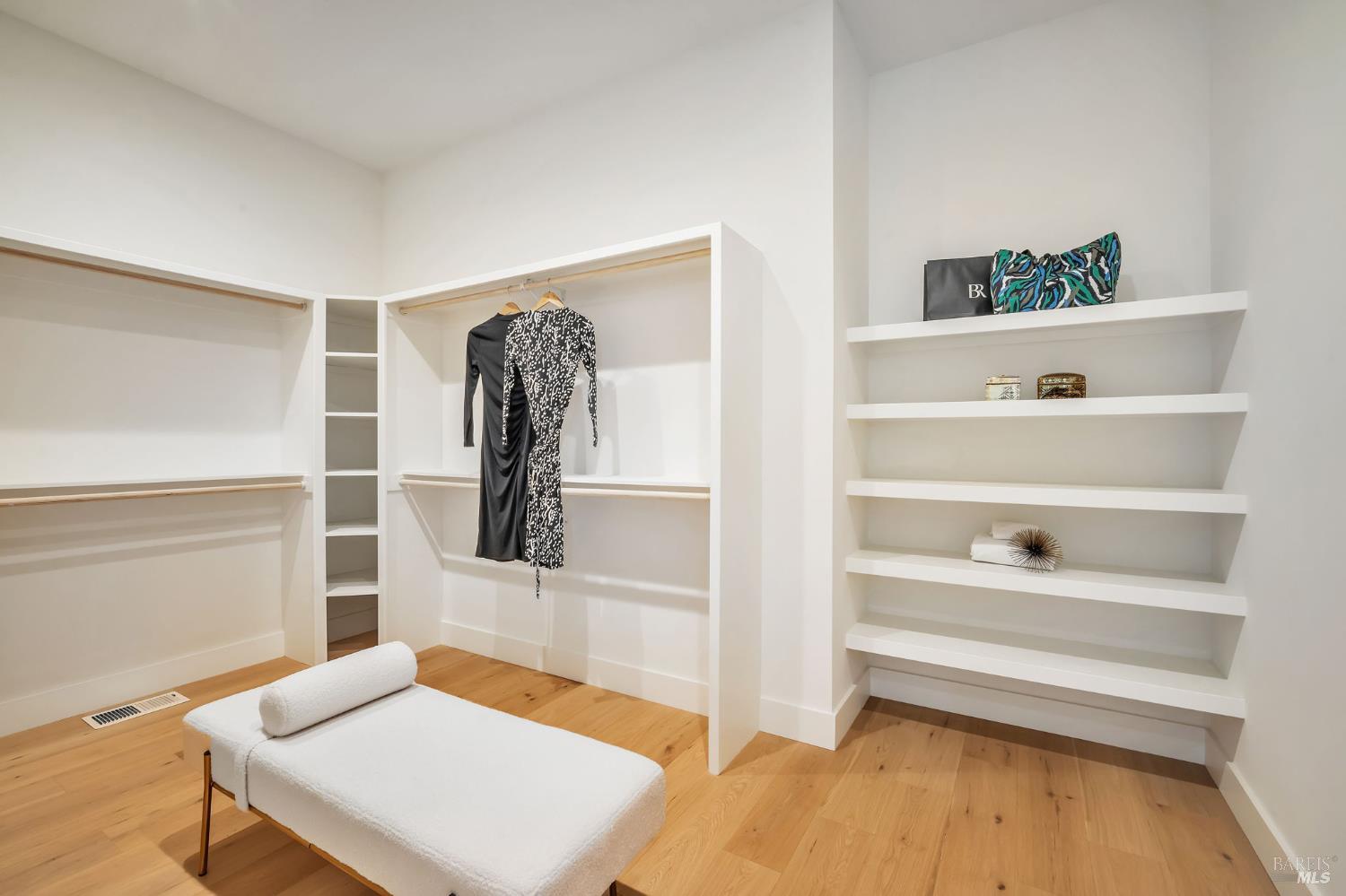 Detail Gallery Image 17 of 48 For 3572 Southridge Dr, Santa Rosa,  CA 95403 - 4 Beds | 4 Baths