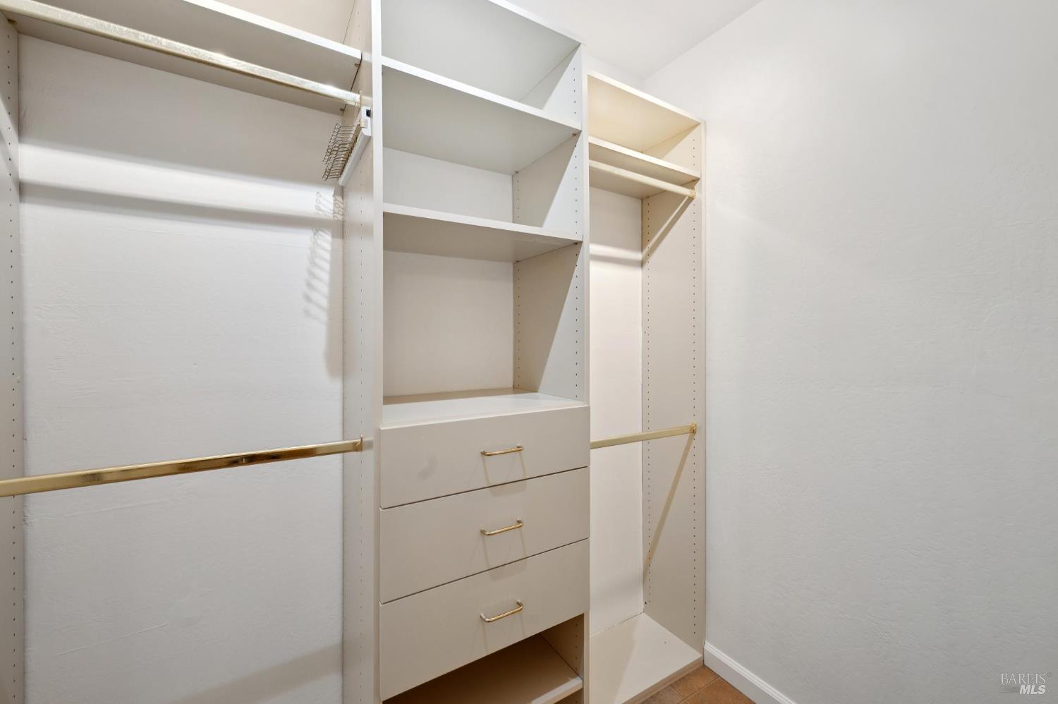 Detail Gallery Image 24 of 53 For 18 Eagle Gap Rd, Novato,  CA 94949 - 4 Beds | 2/1 Baths