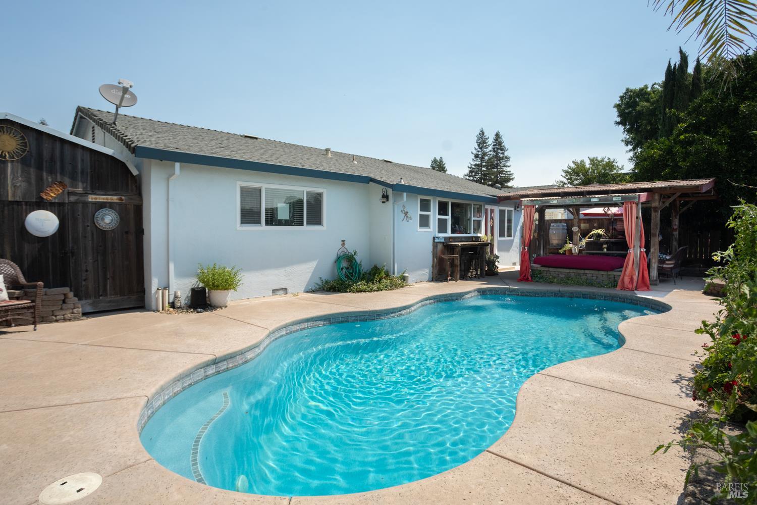 Detail Gallery Image 34 of 67 For 1025 Woodvale Dr, Dixon,  CA 95620 - 4 Beds | 2 Baths
