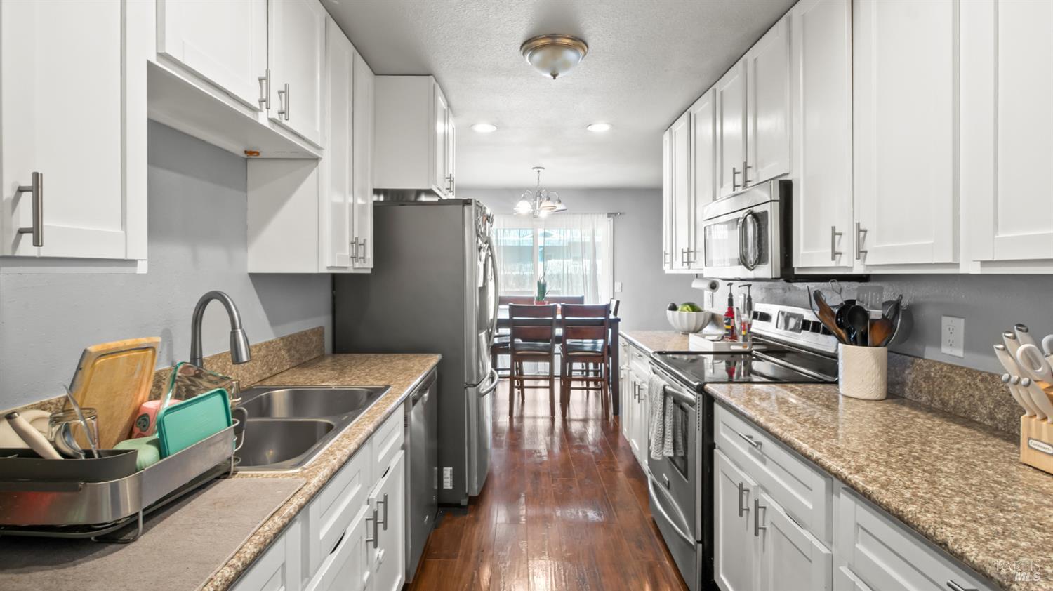 Detail Gallery Image 13 of 45 For 713 San Remo St, Fairfield,  CA 94533 - 4 Beds | 2 Baths