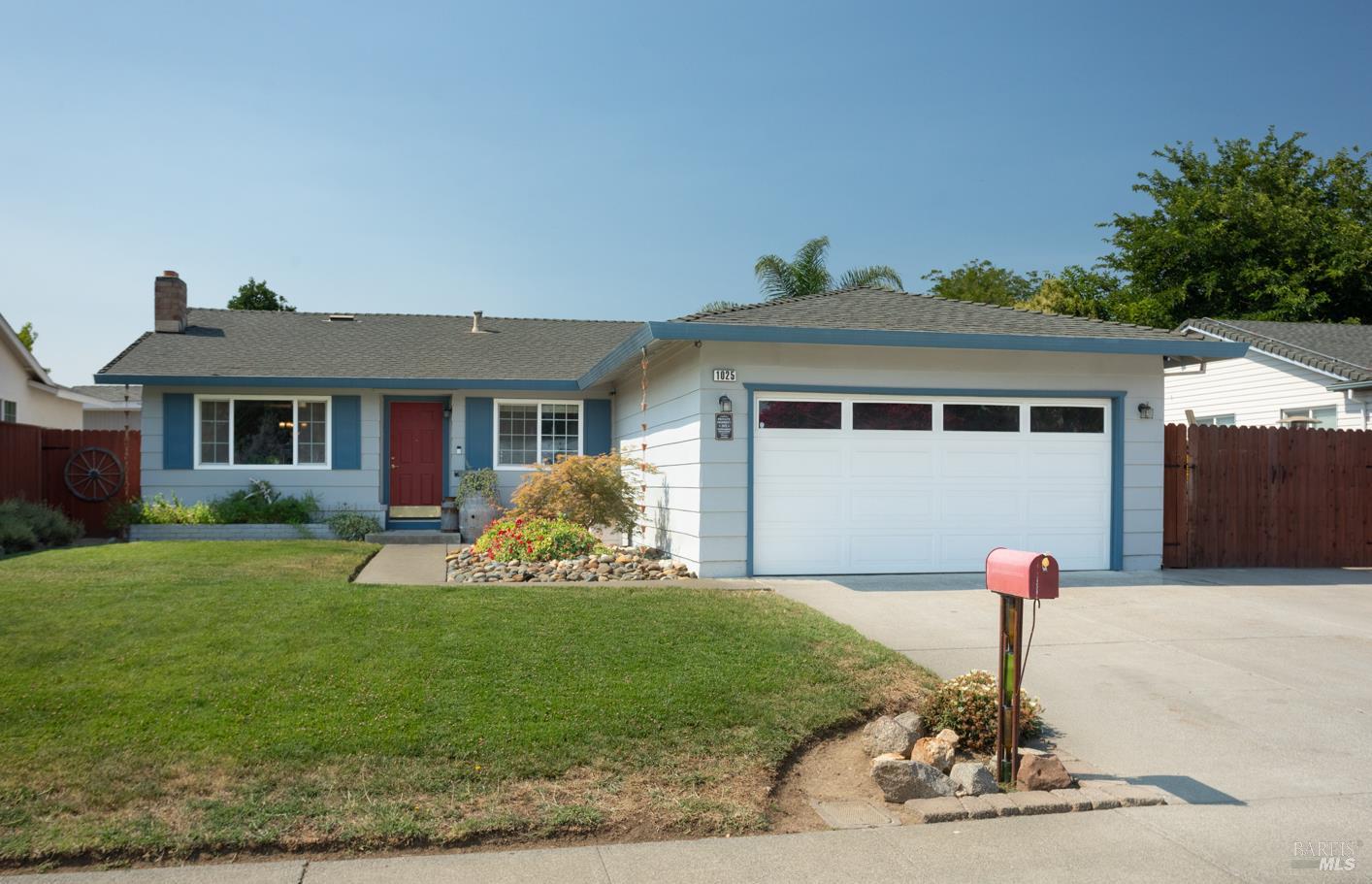 Detail Gallery Image 5 of 67 For 1025 Woodvale Dr, Dixon,  CA 95620 - 4 Beds | 2 Baths