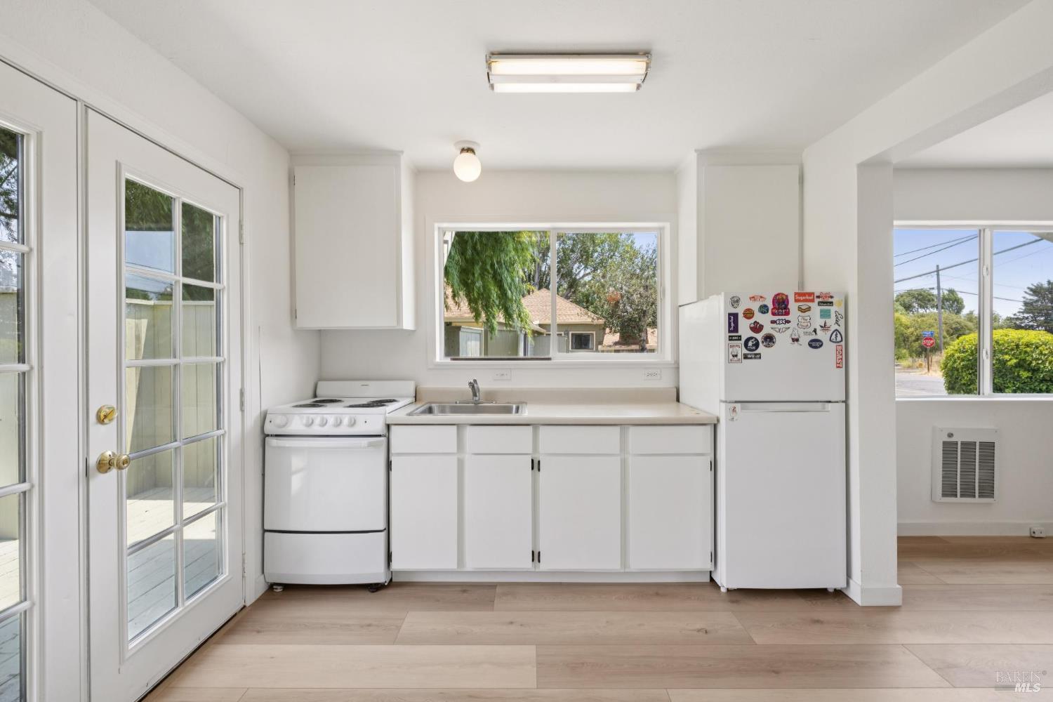 Detail Gallery Image 15 of 50 For 11150 Sir Francis Drake Blvd, Point Reyes Station,  CA 94956 - 3 Beds | 4/1 Baths