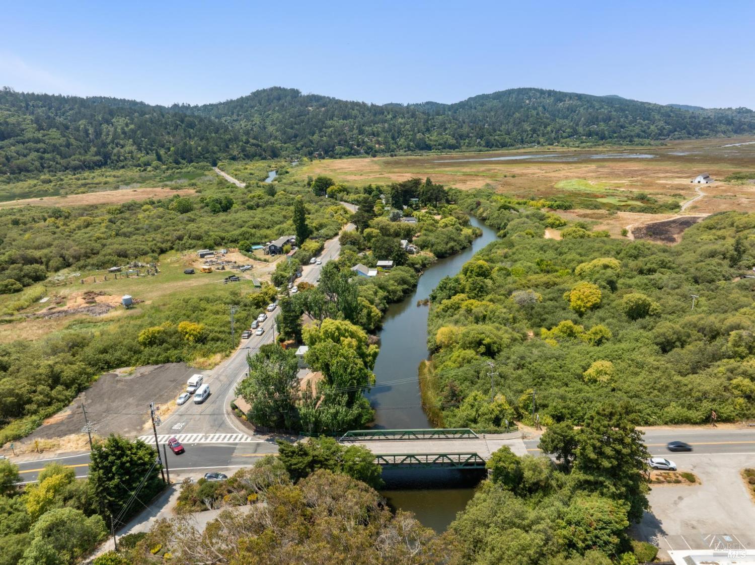 Detail Gallery Image 11 of 50 For 11150 Sir Francis Drake Blvd, Point Reyes Station,  CA 94956 - 3 Beds | 4/1 Baths