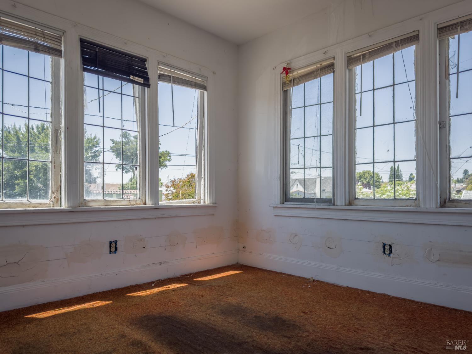 Detail Gallery Image 22 of 31 For 2901 Seminary Ave, Oakland,  CA 94605 - 4 Beds | 1/1 Baths