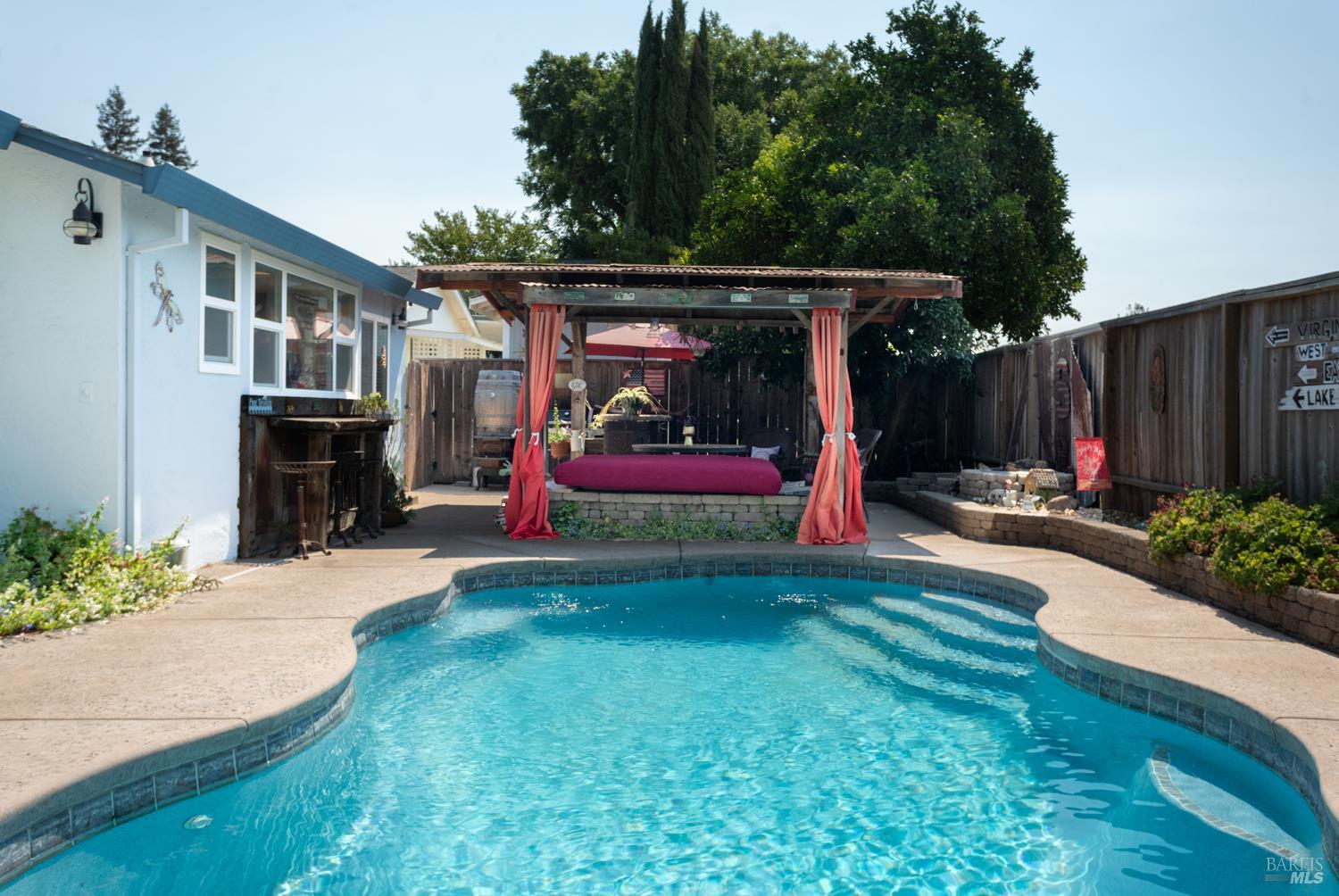 Detail Gallery Image 33 of 67 For 1025 Woodvale Dr, Dixon,  CA 95620 - 4 Beds | 2 Baths