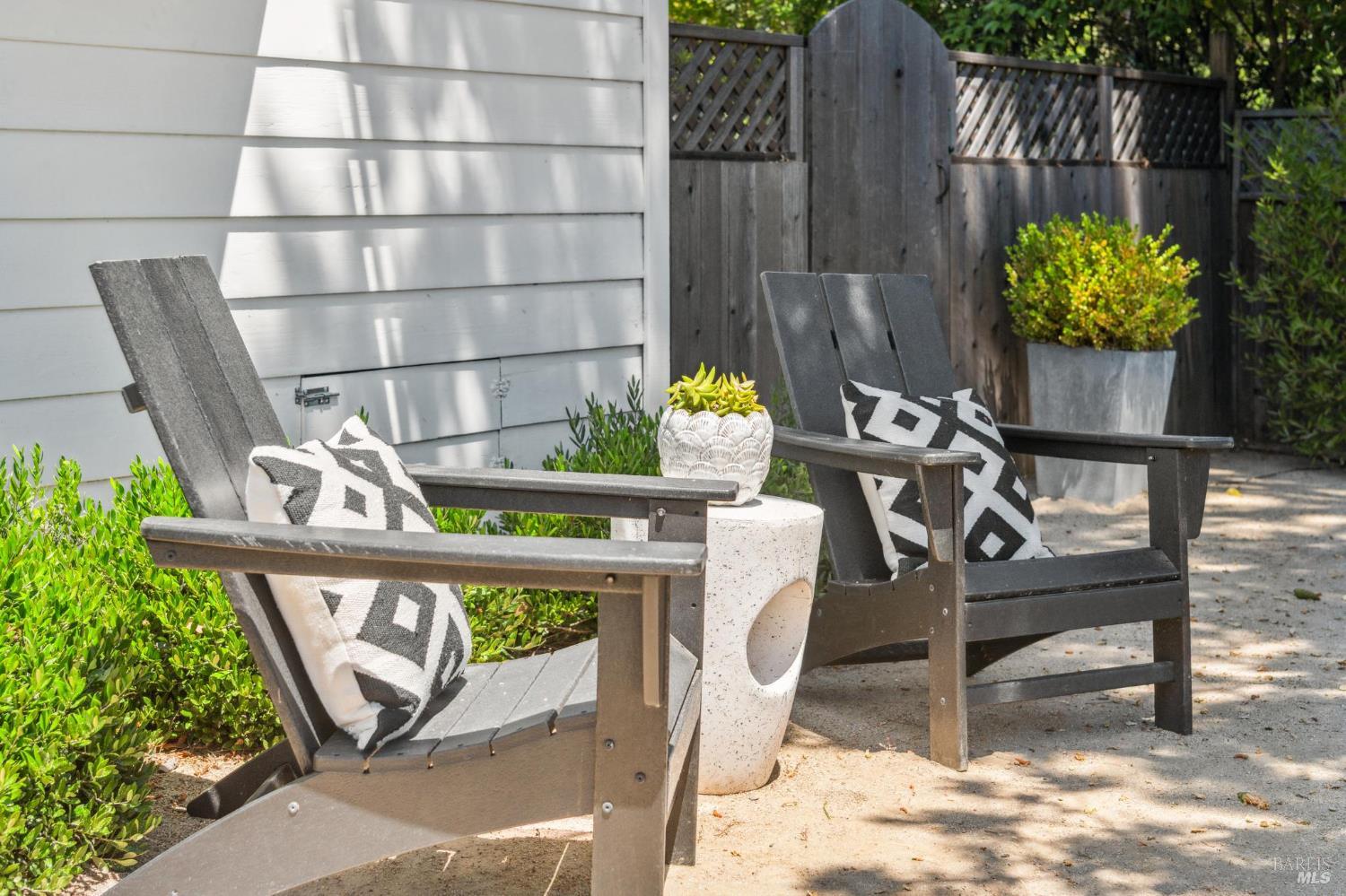 Detail Gallery Image 62 of 66 For 2 Fairview Ct, San Anselmo,  CA 94960 - 3 Beds | 2 Baths