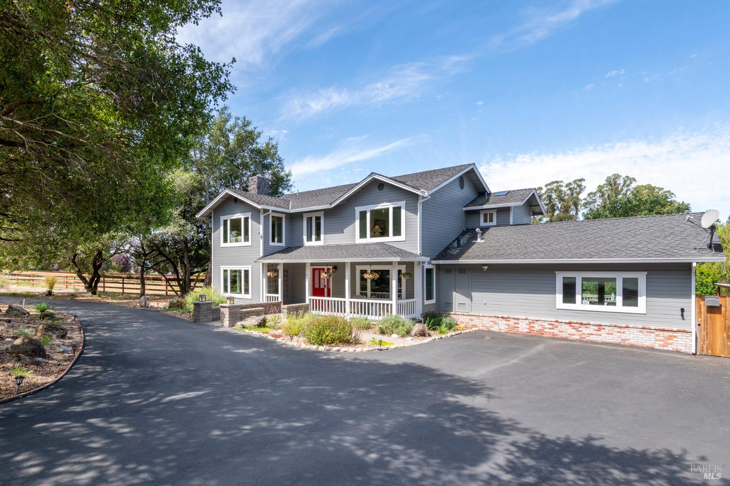 Detail Gallery Image 6 of 96 For 635 Palm Ave, Penngrove,  CA 94951 - 4 Beds | 2/1 Baths